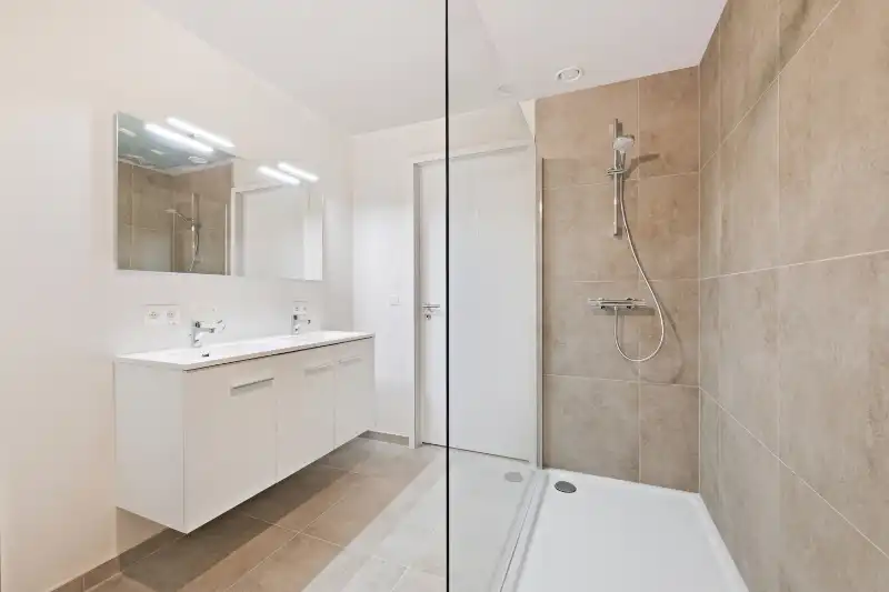 KORTEMARK: Appartement 1.01 met 3 slaapkamers en 2 terrassen gelegen op de eerste verdieping van Nieuwbouwresidentie Mila en Nora.  Maar liefst 123.30m2 ! foto 9