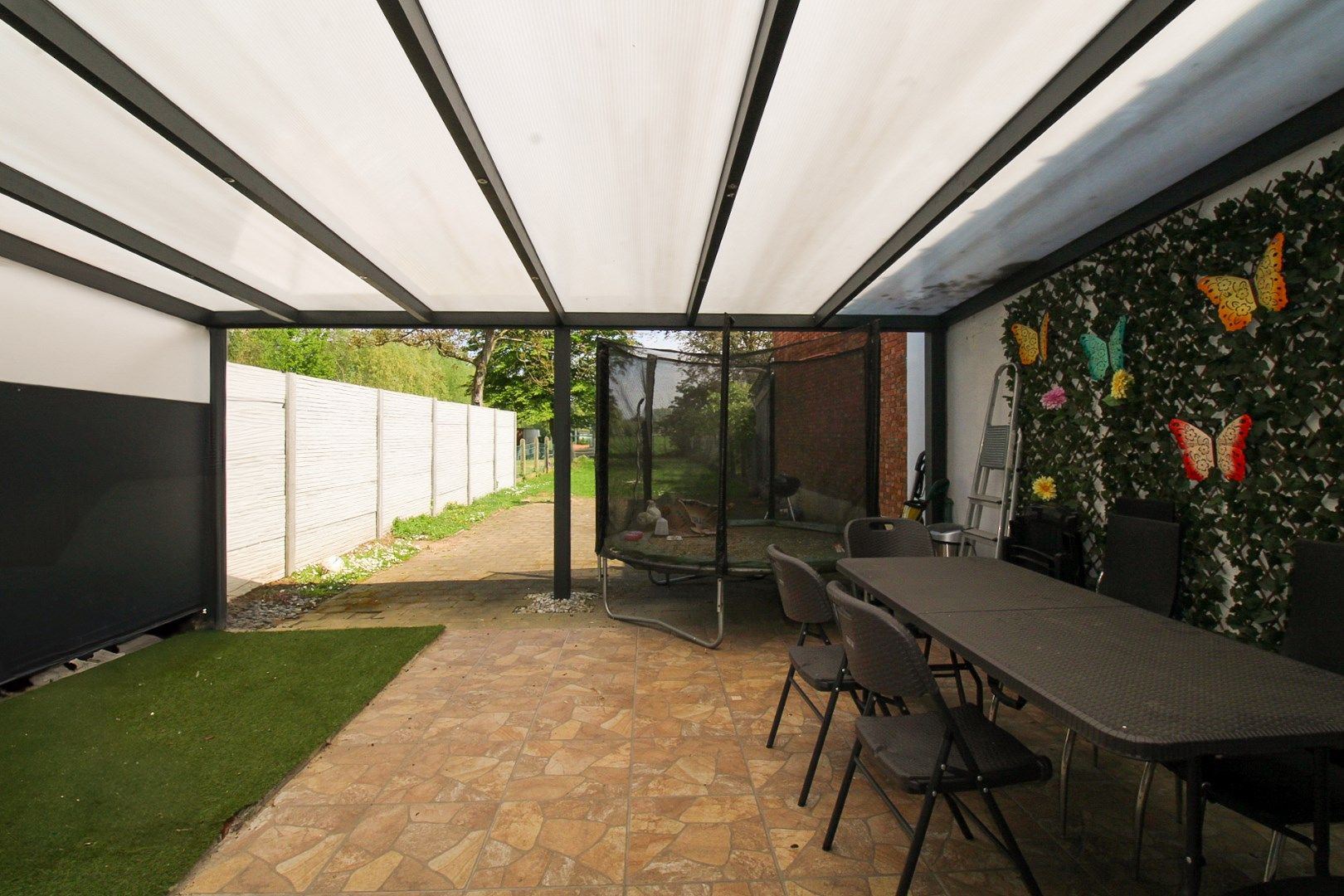 Verrassend ruime gezinswoning met energielabel B, vier slaapkamers en een uitgestrekte diepe tuin te koop in Sint-Niklaas! foto 11