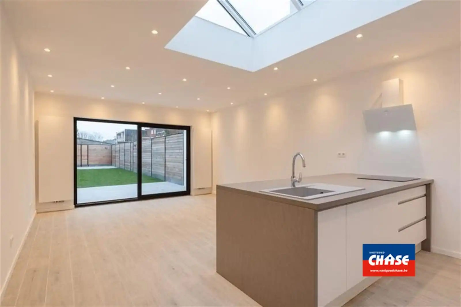 Volledig gerenoveerde woning!  foto 2