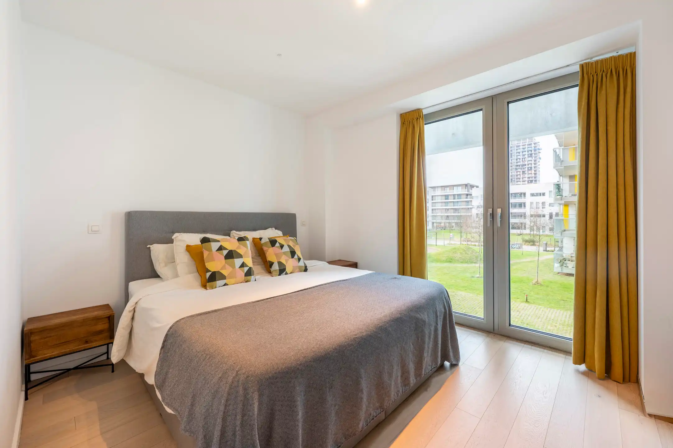 ANTWERPEN-ZUID. Huis met hoge plafonds en mooie lichtinval! foto 8