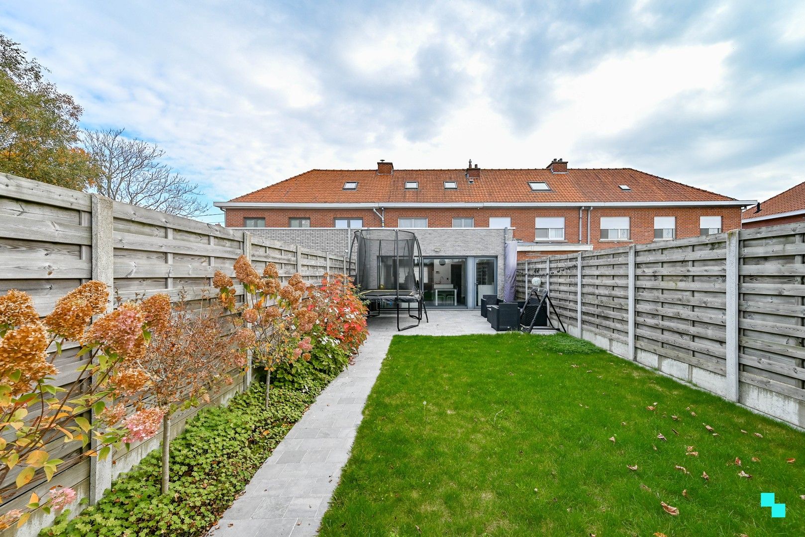 Recent gerenoveerde gezinswoning te Sint-Eloois-Winkel foto 28