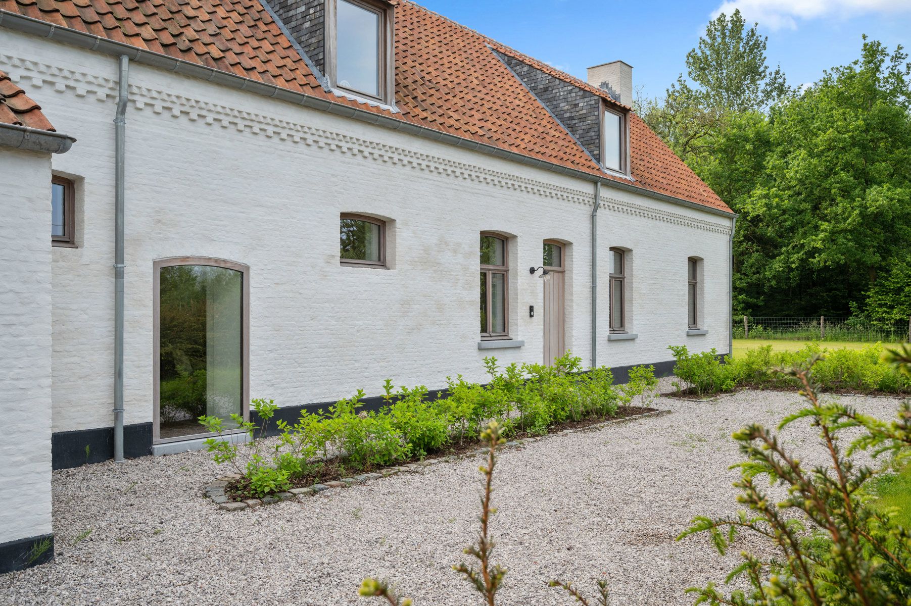 Exclusieve gerenoveerde hoeve te PUTTE op 3.258 m2 foto 5