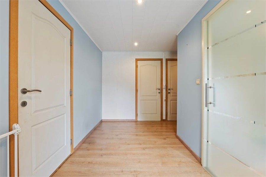 CHARMANTE GEZINSWONING OP EEN RUIM PERCEEL IN BUVINGEN foto 16