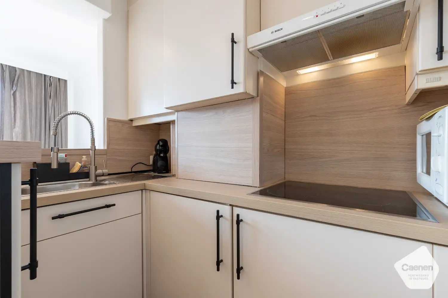 Stijlvol gerenoveerd appartement met moderne afwerking foto 8