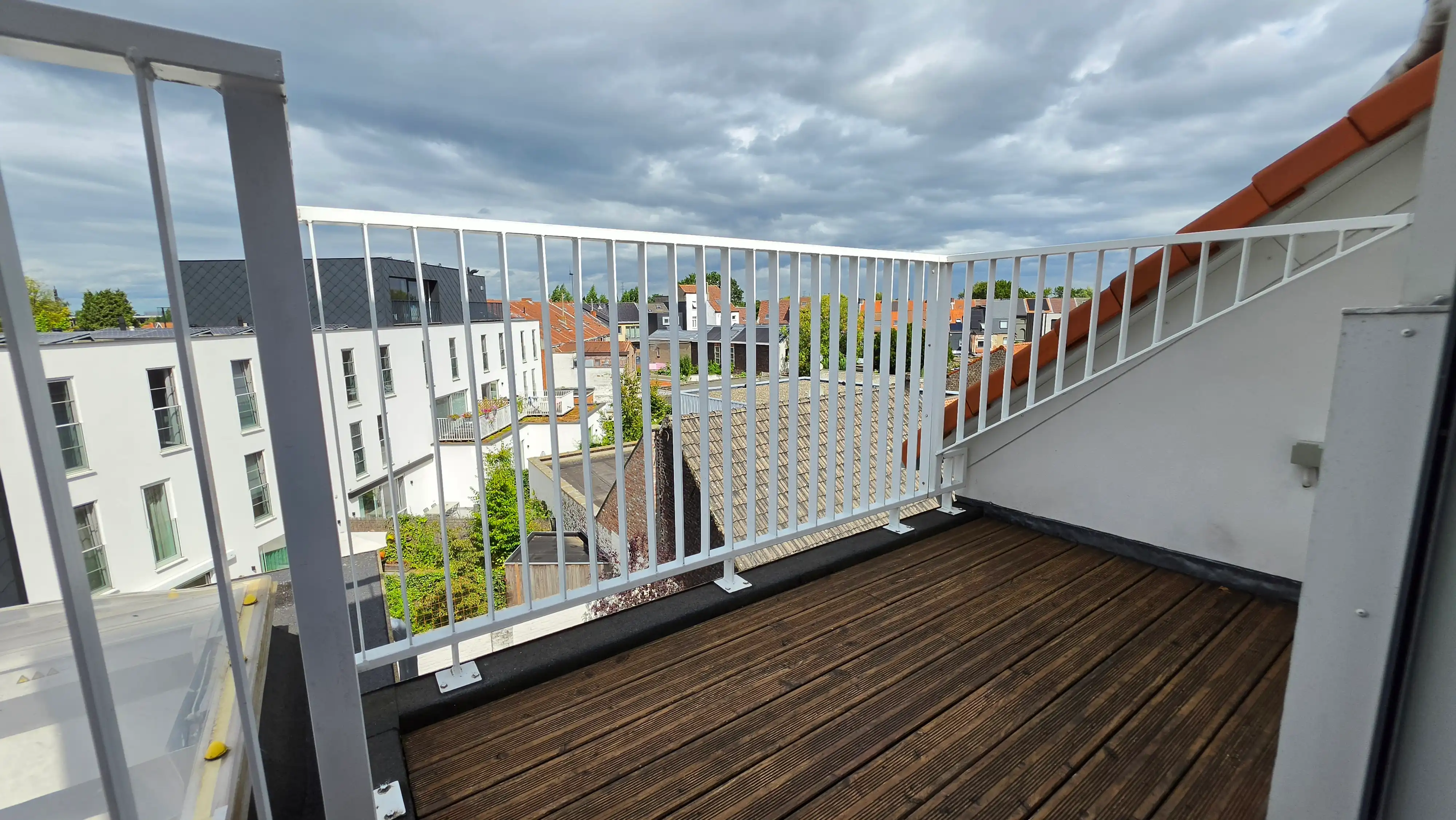 Luxueus twee slaapkamer app, terras, bureel, unieke ligging foto 2