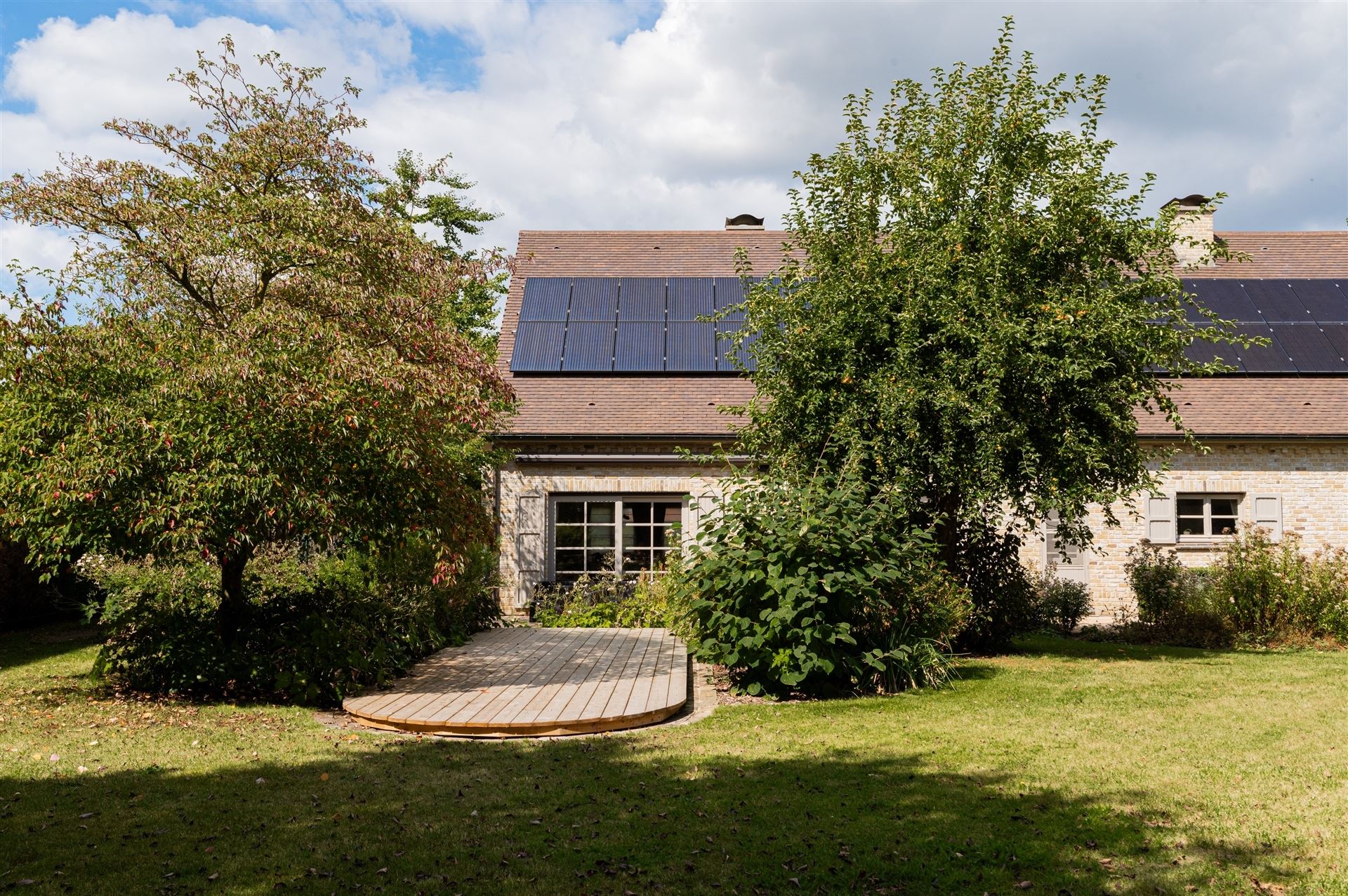 Exclusieve villa met tuin & zonneterras, omgeven door groen foto 12