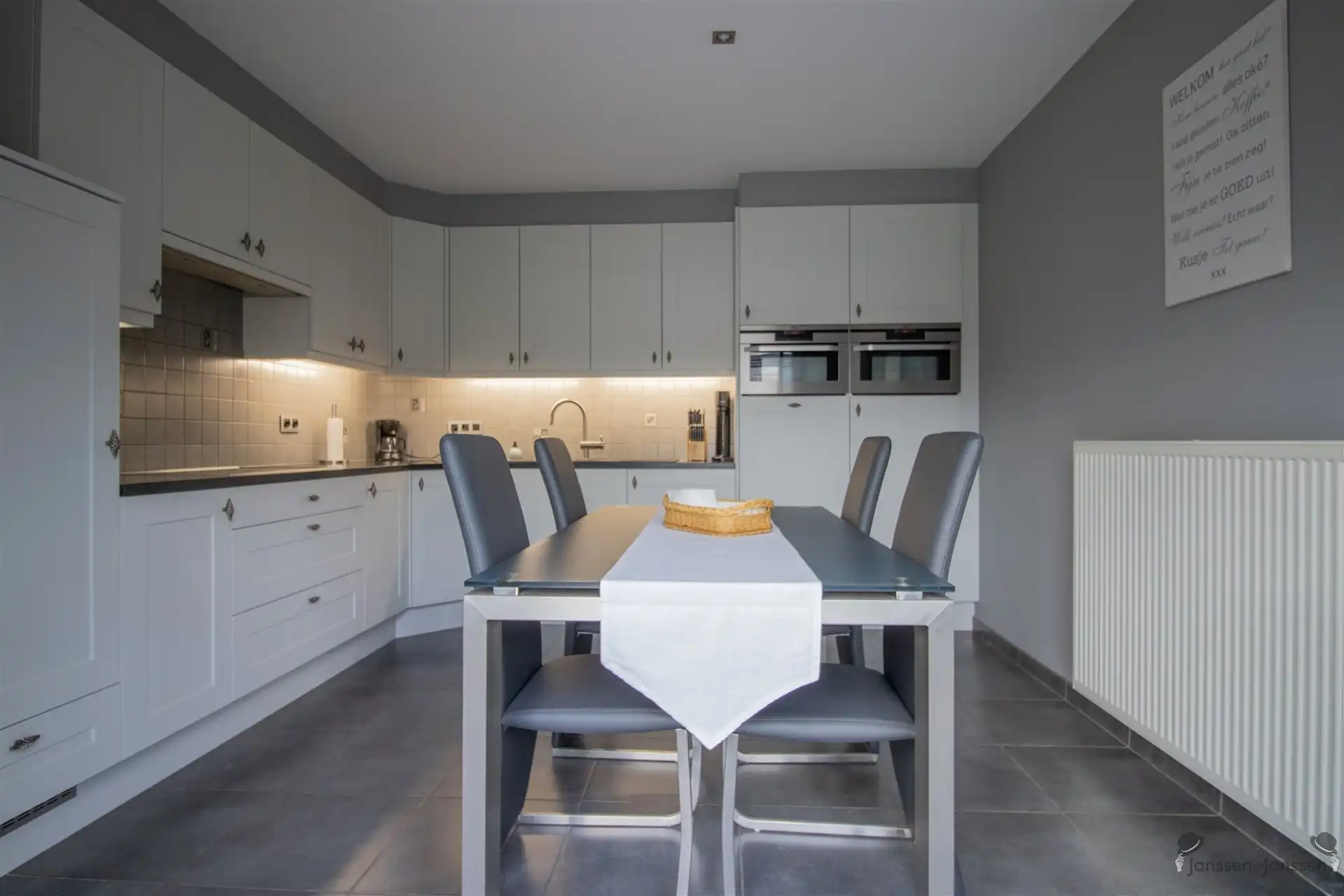 Ruime energiezuinige en instapklare woning met 3 à 4 slaapkamers. foto 6