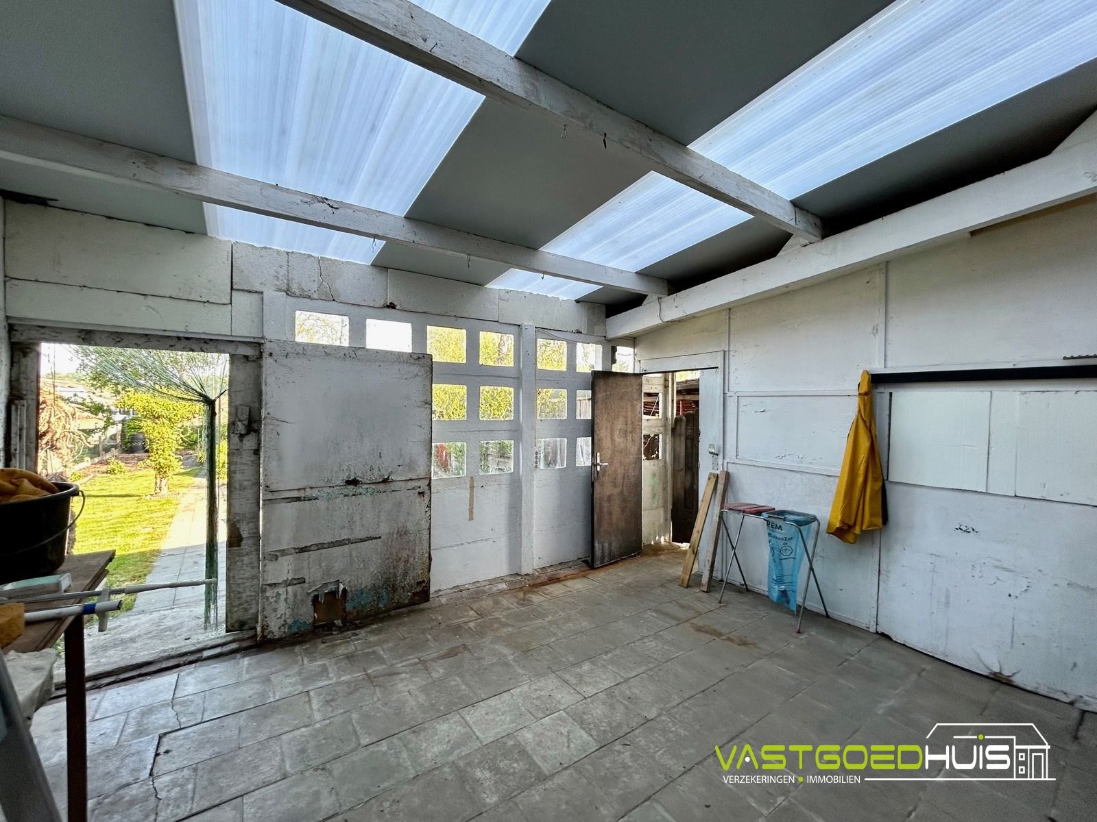Karaktervolle gezinswoning met tuin en garage foto 23