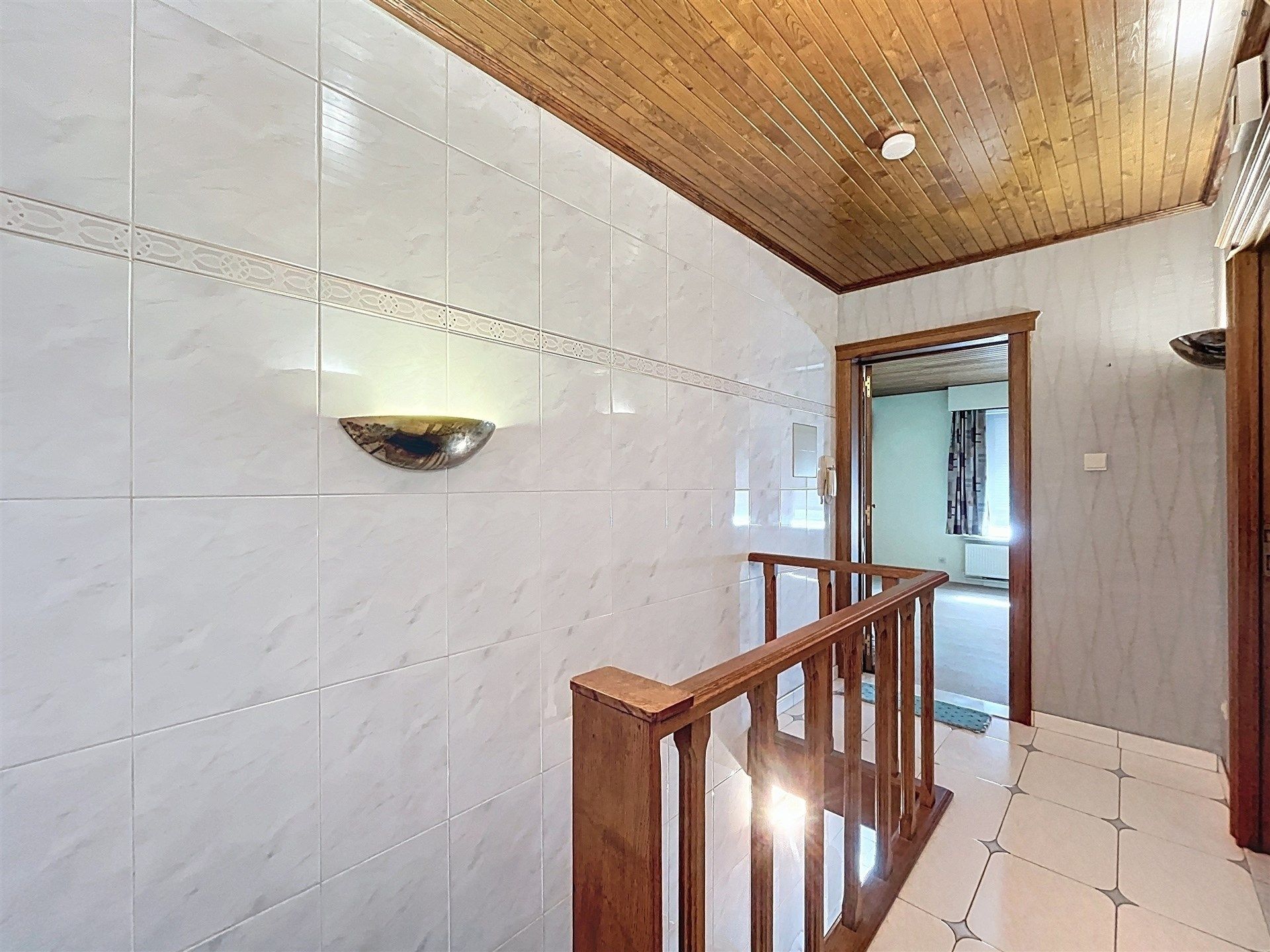 Ruime woning met garage op perceel van 512 m² foto 14