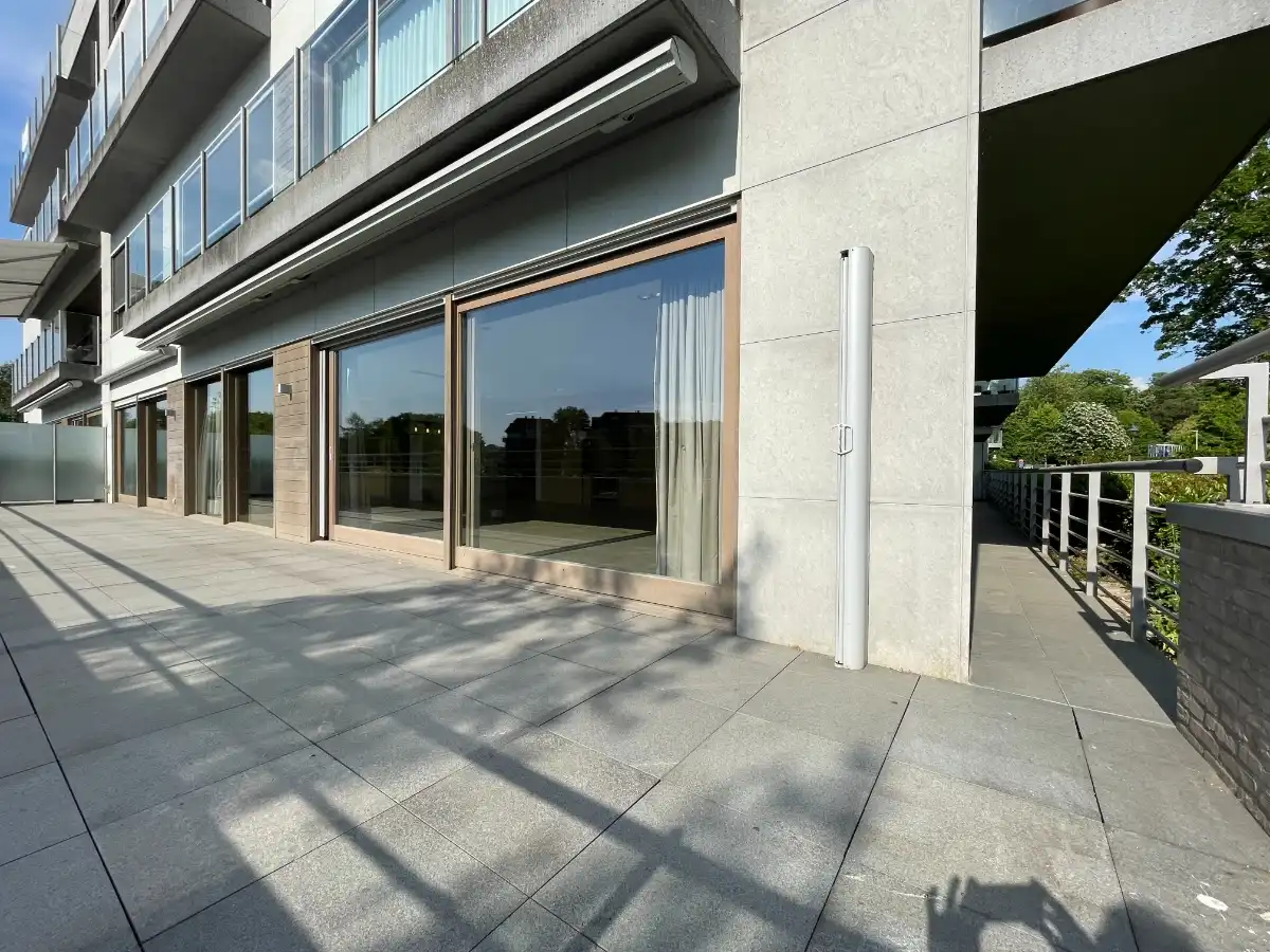 LUXE APPARTEMENT + zeer riant zongericht terras, dubbele garage & (wijn)kelder foto 55