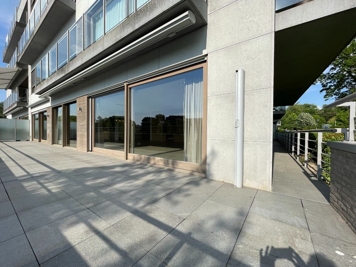 LUXE APPARTEMENT + zeer riant zongericht terras, dubbele garage & (wijn)kelder foto 55