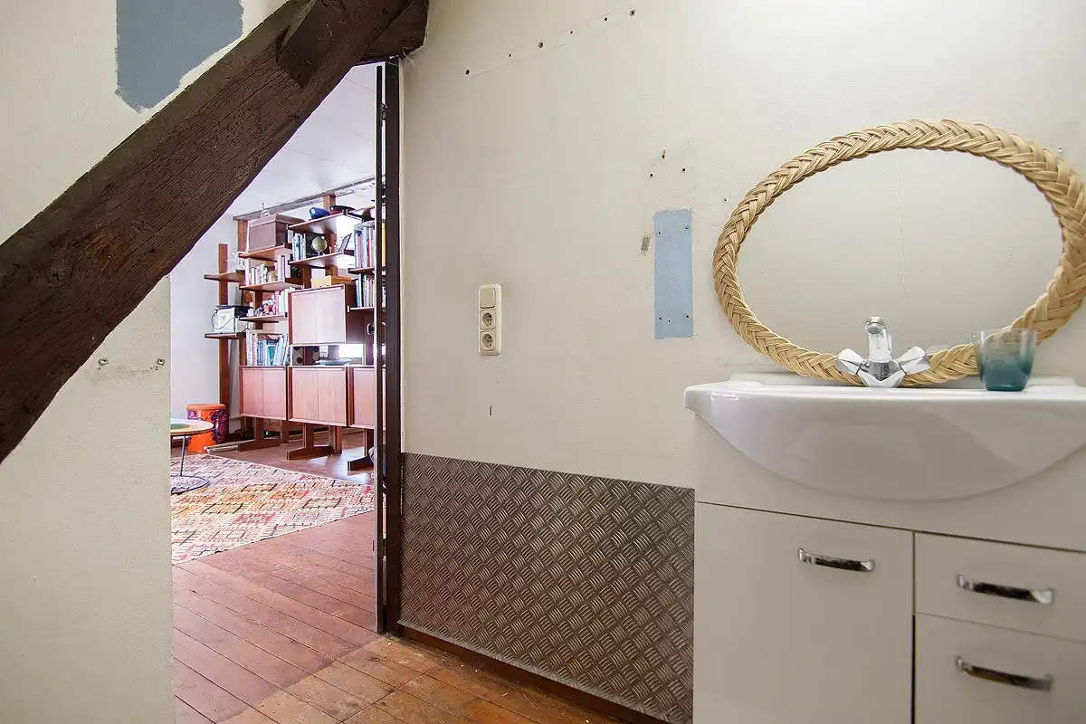 Horecapand met appartement en studio gelegen te Markt 35 te Bilzen Hoeselt foto 17