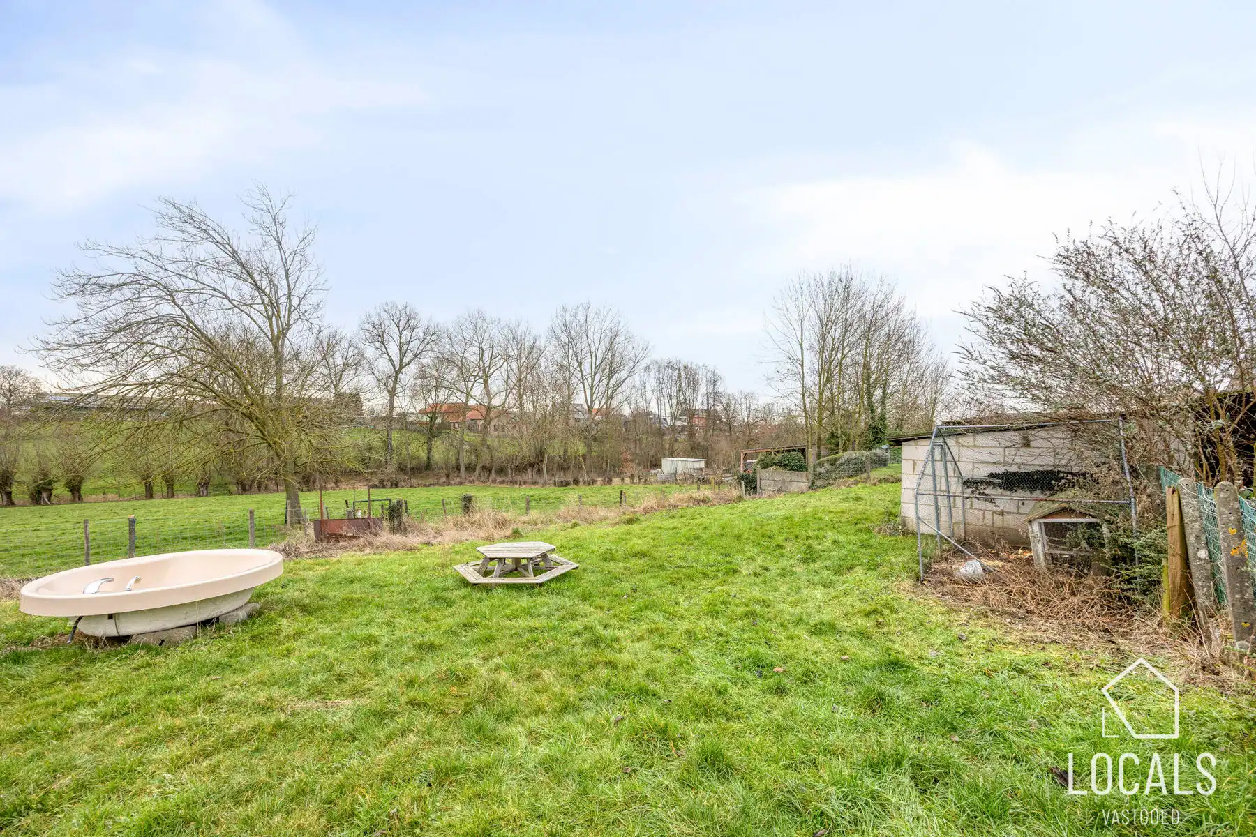 Unieke gezinswoning (open bebouwing) met potentieel! foto 3