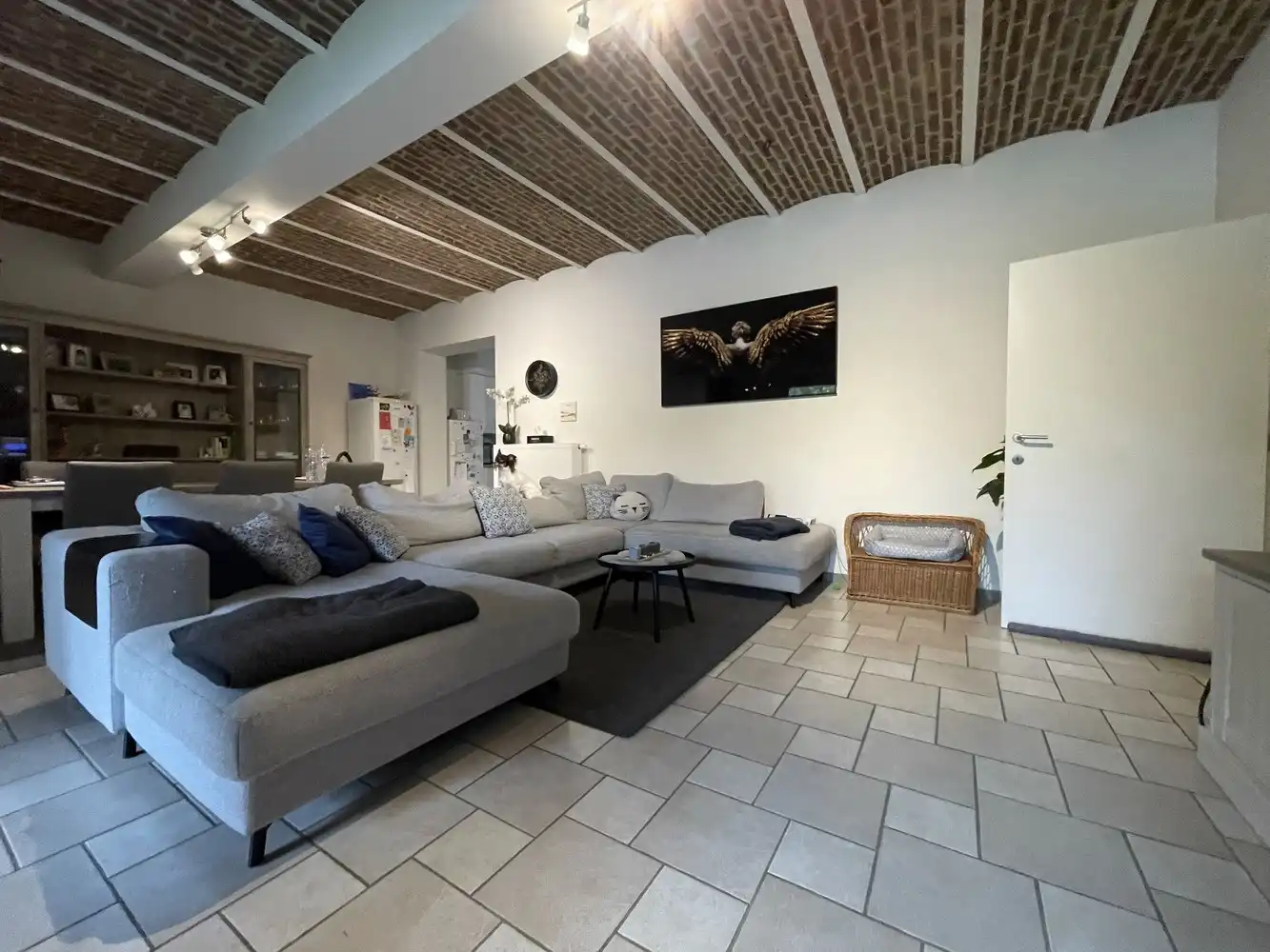 Ruim gelijkvloers appartement met 3 slaapkamers en inpandig terras foto {{pictureIndex}}