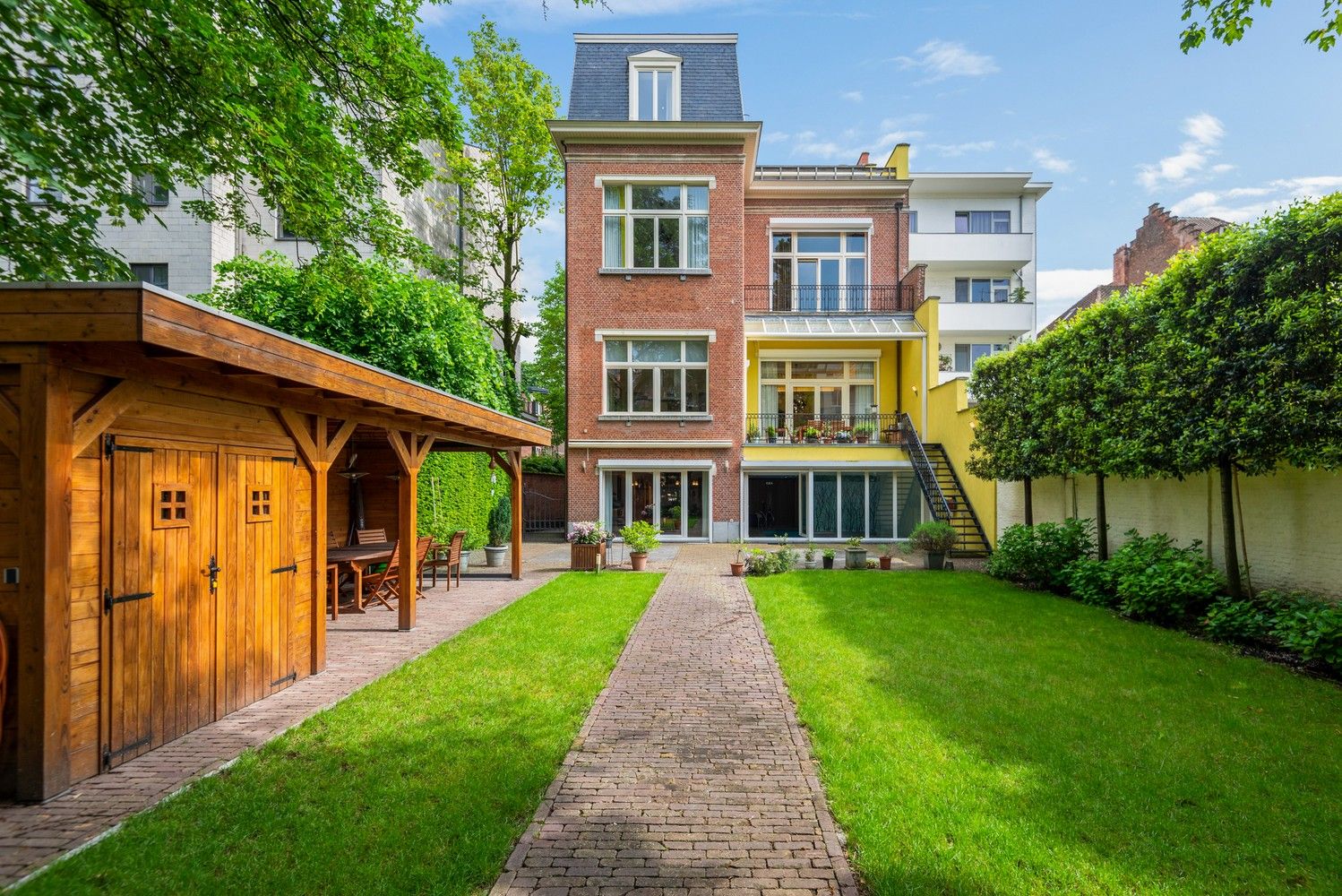 Eclectisch herenhuis met binnenzwembad in het centrum van Antwerpen foto 11