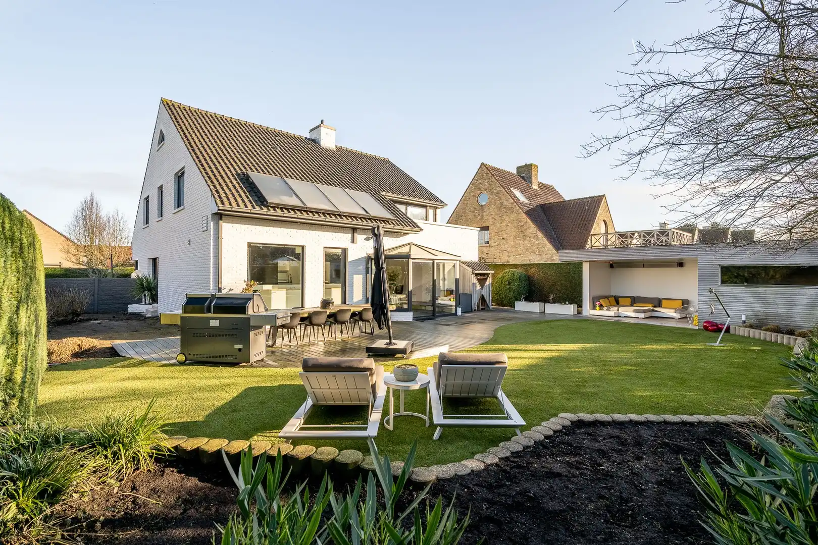 Alleenstaande villa met 4 slaapkamers in een residentiële omgeving. foto 5