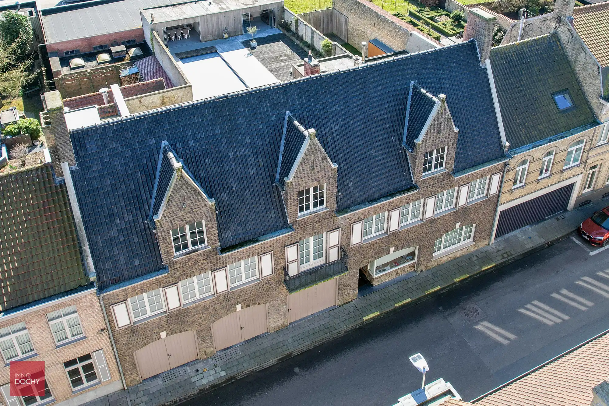 Centraal gelegen ruim herenhuis foto 4