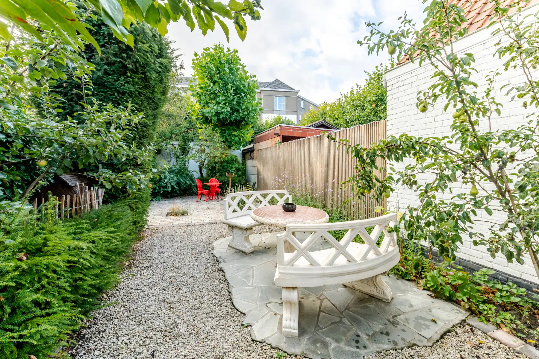 Stijlvol gerenoveerde woning, 3 slaapkamers en zonnige tuin foto 6