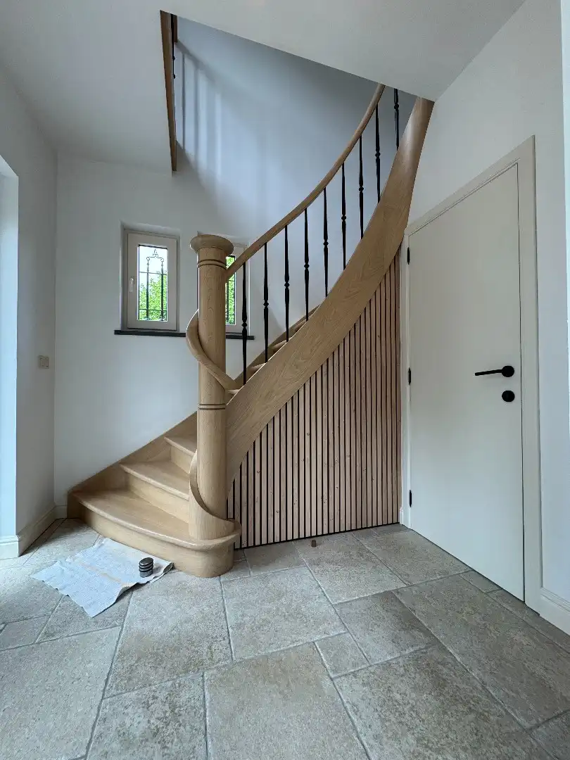 Een 4-gevelwoning met garage en  tuin foto 12