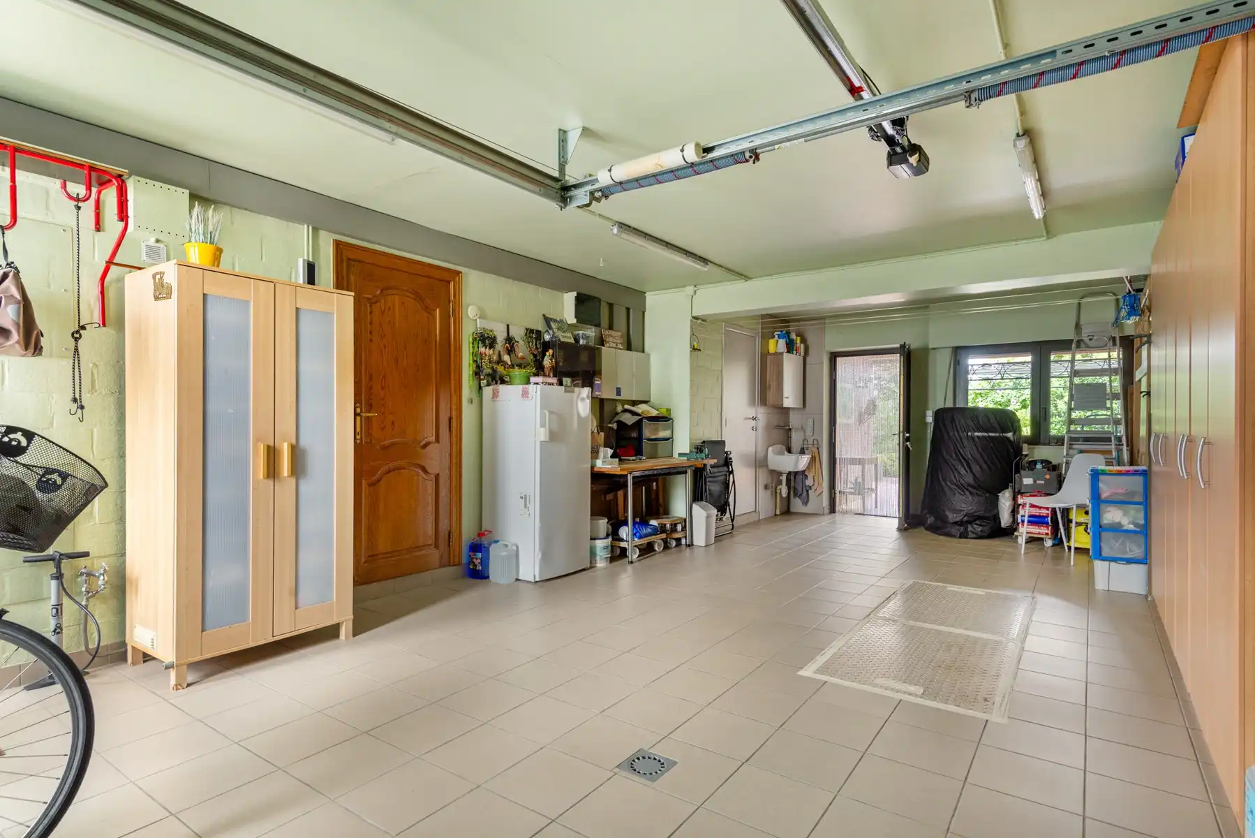 Ruime woning op toplocatie foto 25