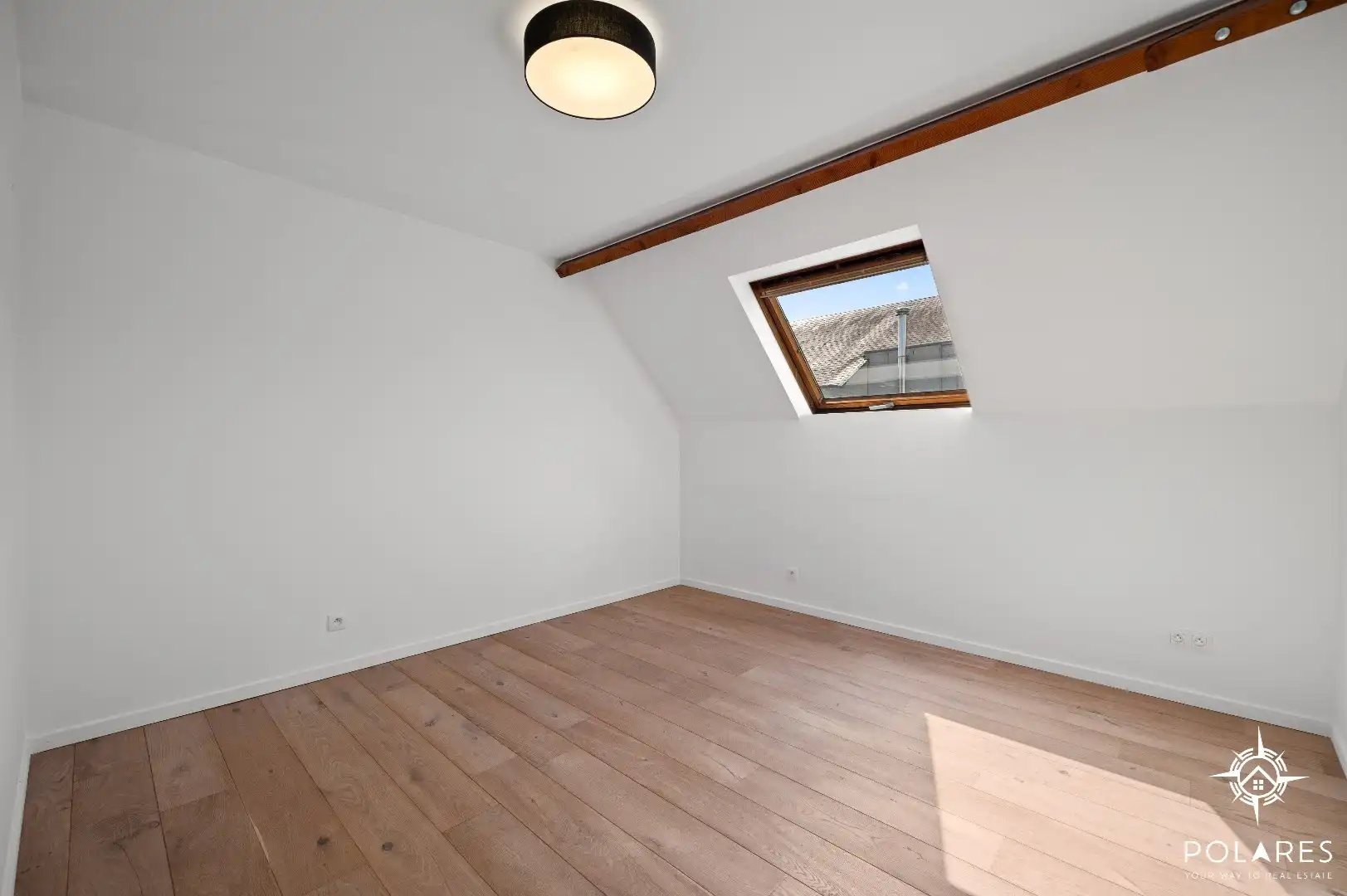 Vrijstaande woning gelegen in een doodlopende straat foto 17