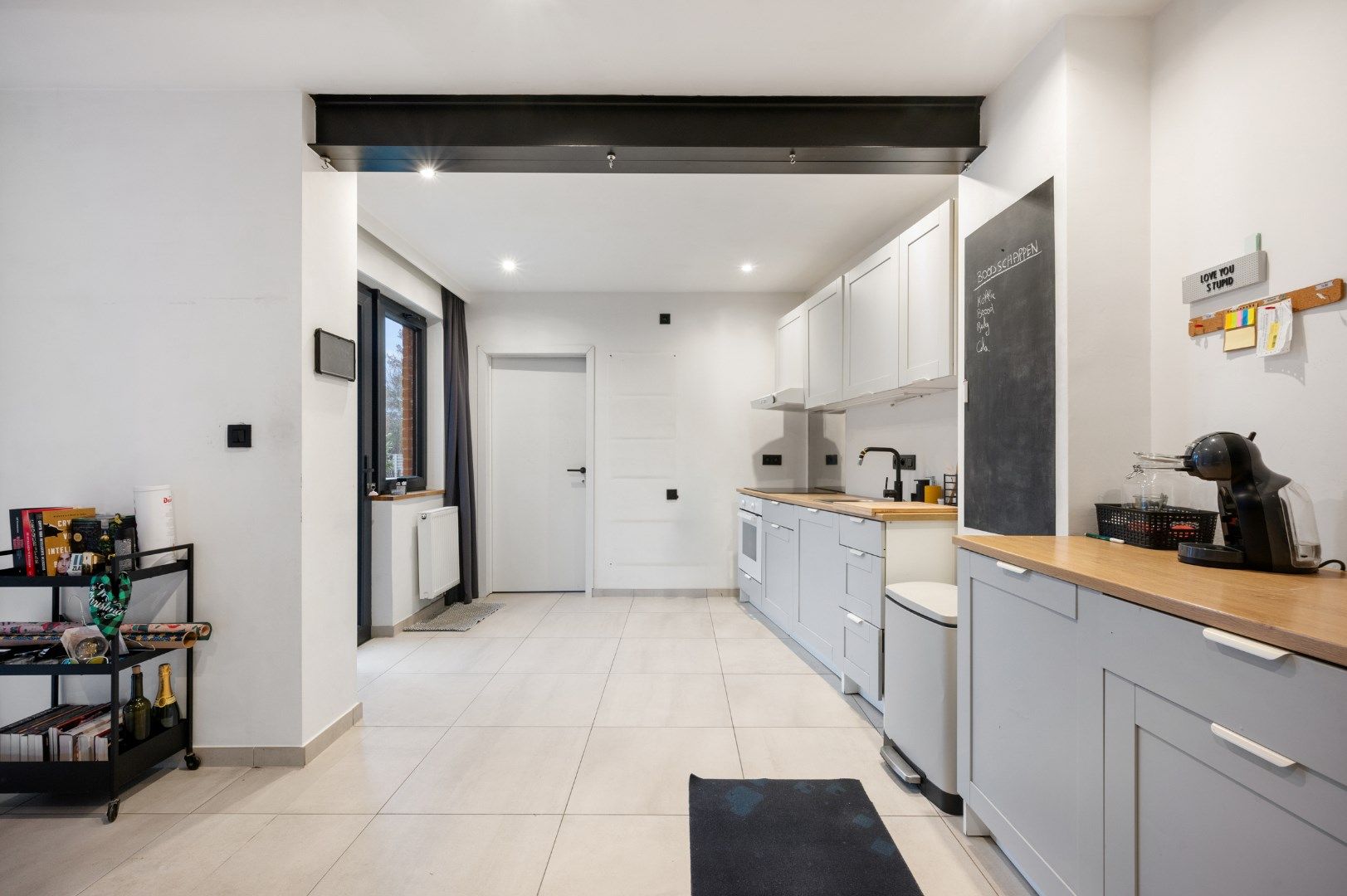 GOED ONDERHOUDEN HOB MET 3SLPKS, 2 BADKAMERS EN PRACHTIGE UITGESTREKTE TUIN foto 8