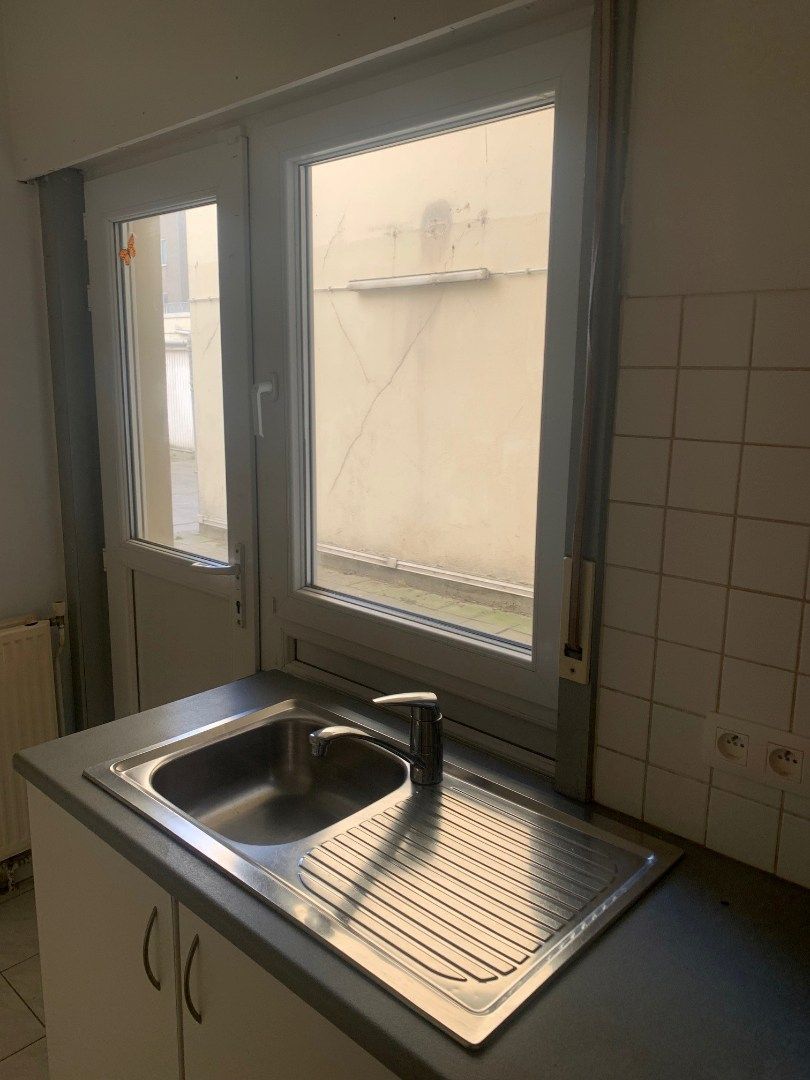 Voormalige conciërgerie op gelijkvloers - op Zeedijk Oostende foto 3
