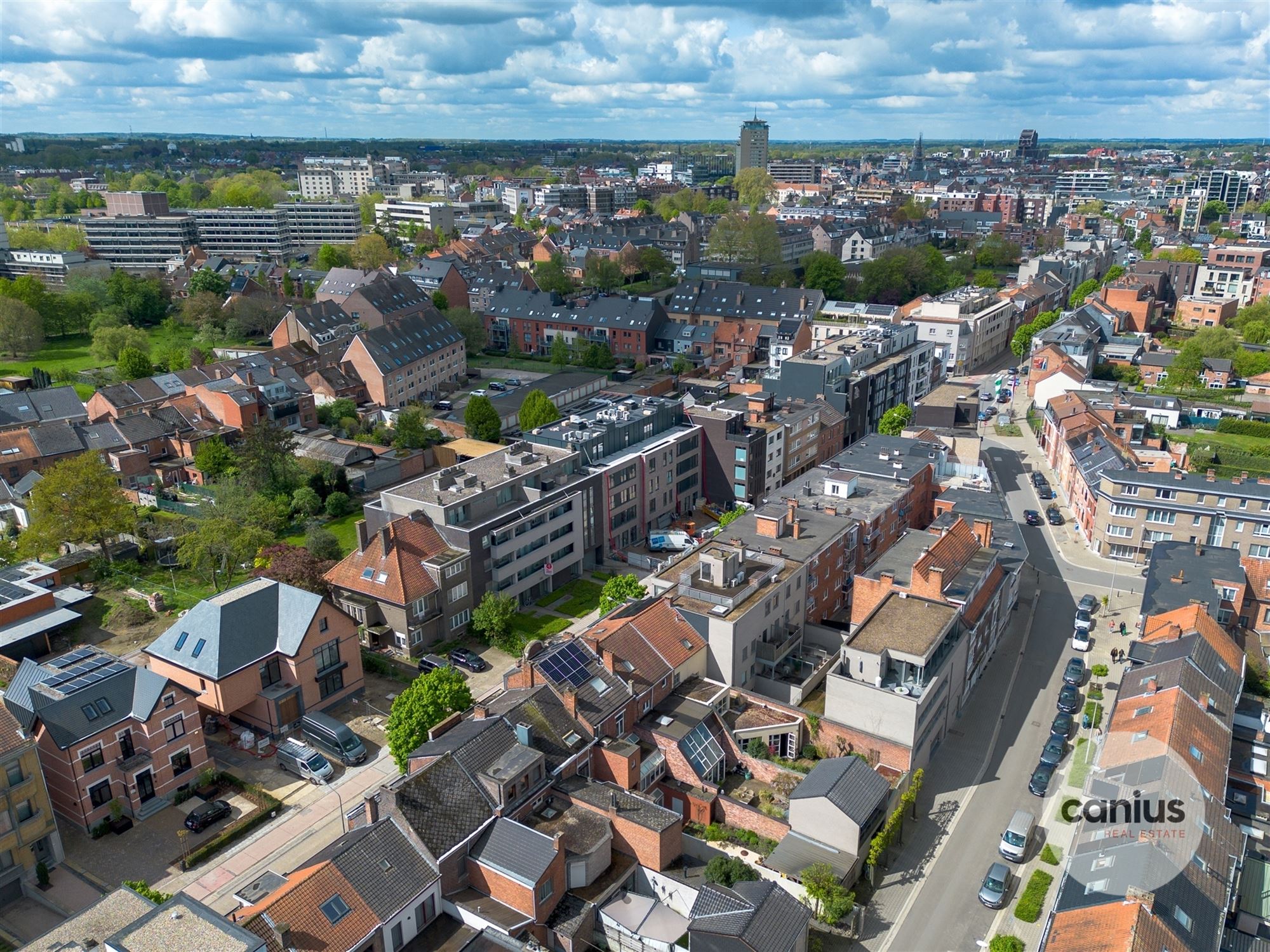 GESCHILDERDE PENTHOUSE IN HARTJE HASSELT MET 1 SLK + 2 TERRASSEN & PARKING foto 15