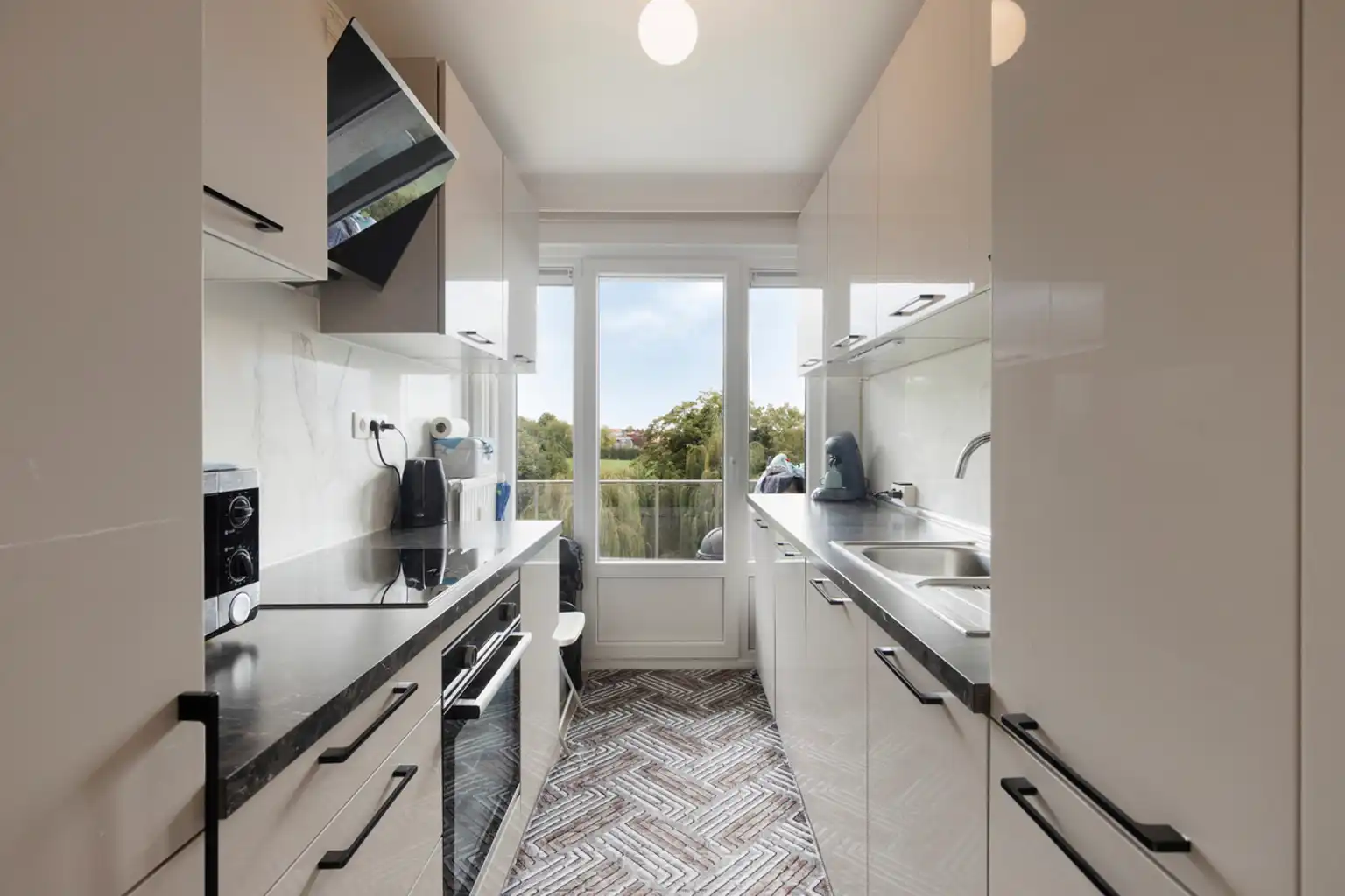 Instapklaar appartement met prachtig uitzicht op het park foto 6