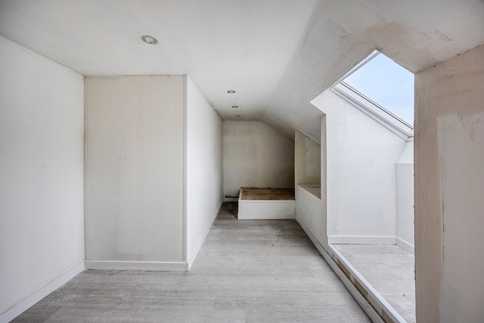 Reusachtige open bebouwing met werkplaats en magazijn! foto 20