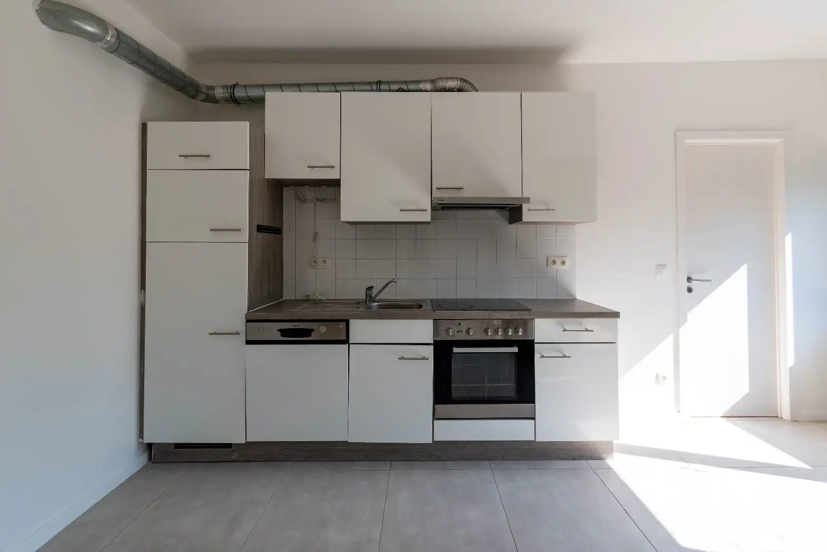 Gerenoveerd 1-slaapkamer appartement foto 2