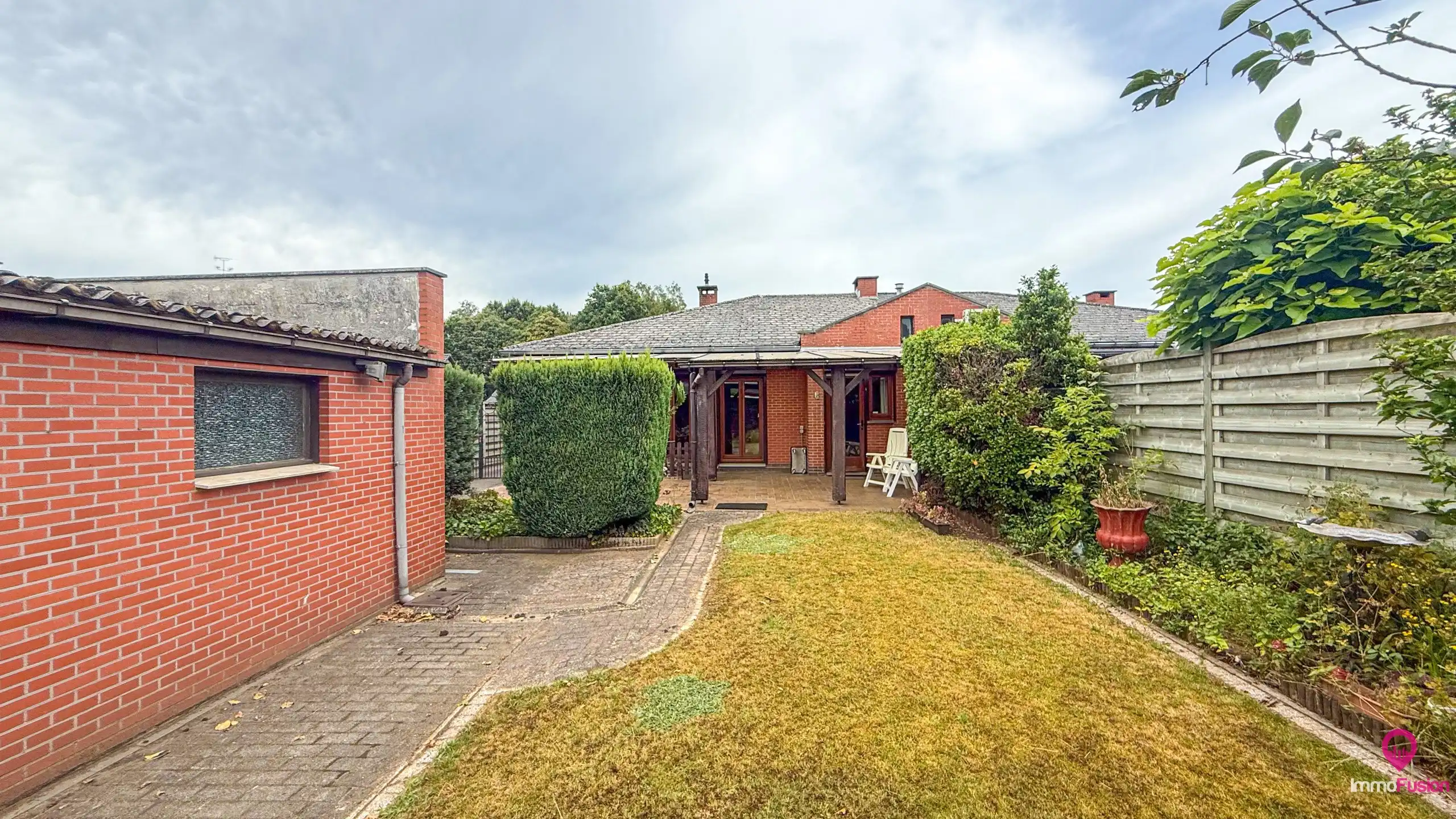 Gelijkvloerse woning met garage en overdekt terras! foto 35