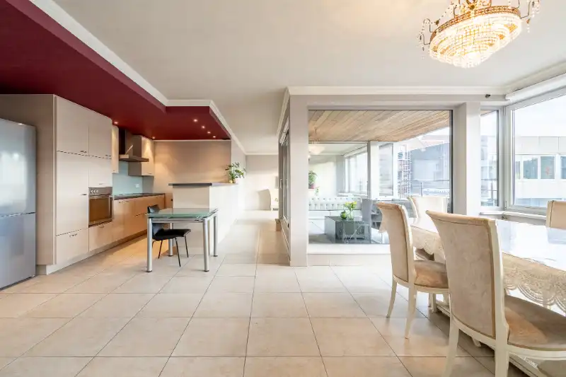 Ruim appartement (145m²) met 3 slaapkamers foto 3