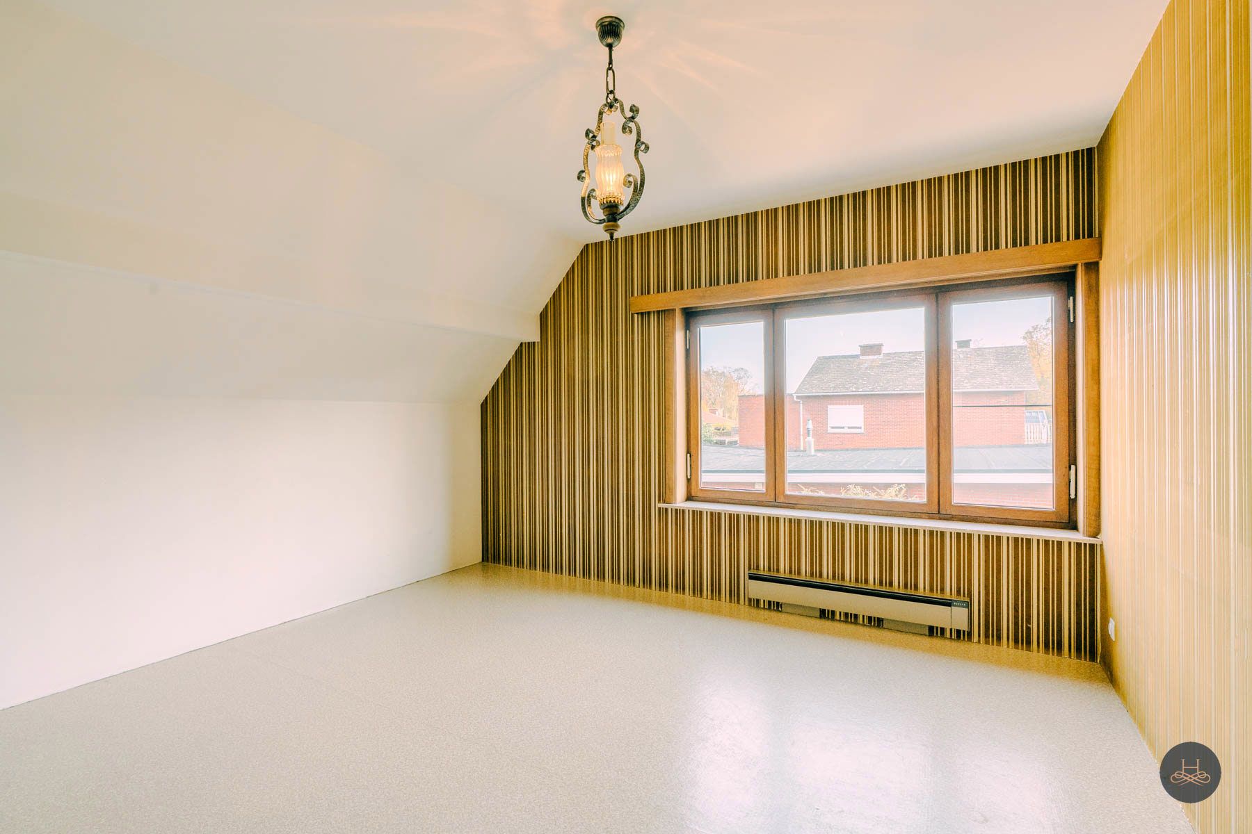 Zéér ruime gezinswoning met karakter en potentieel met tuin foto 21