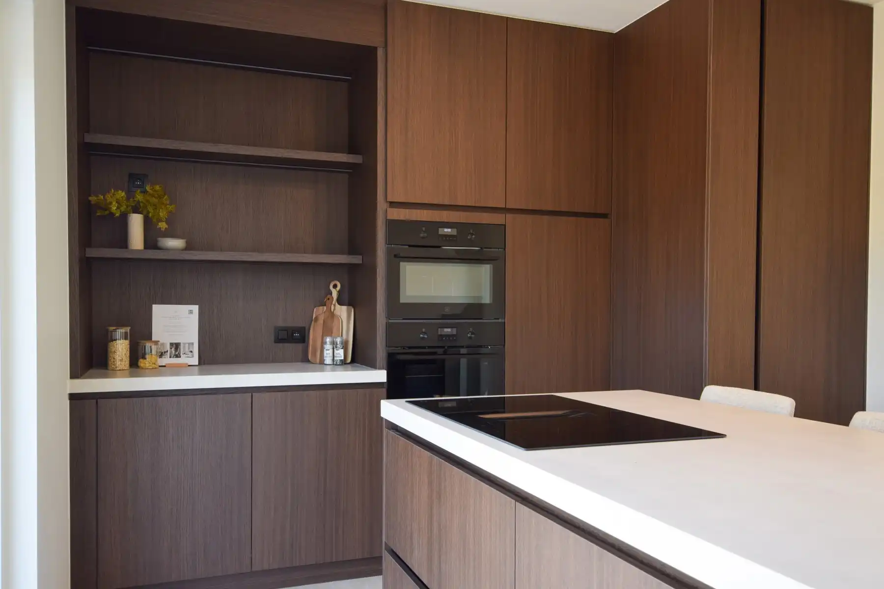 WONING IN DOODLOPENDE STRAAT MET ZICHT OP WEILANDEN foto 11