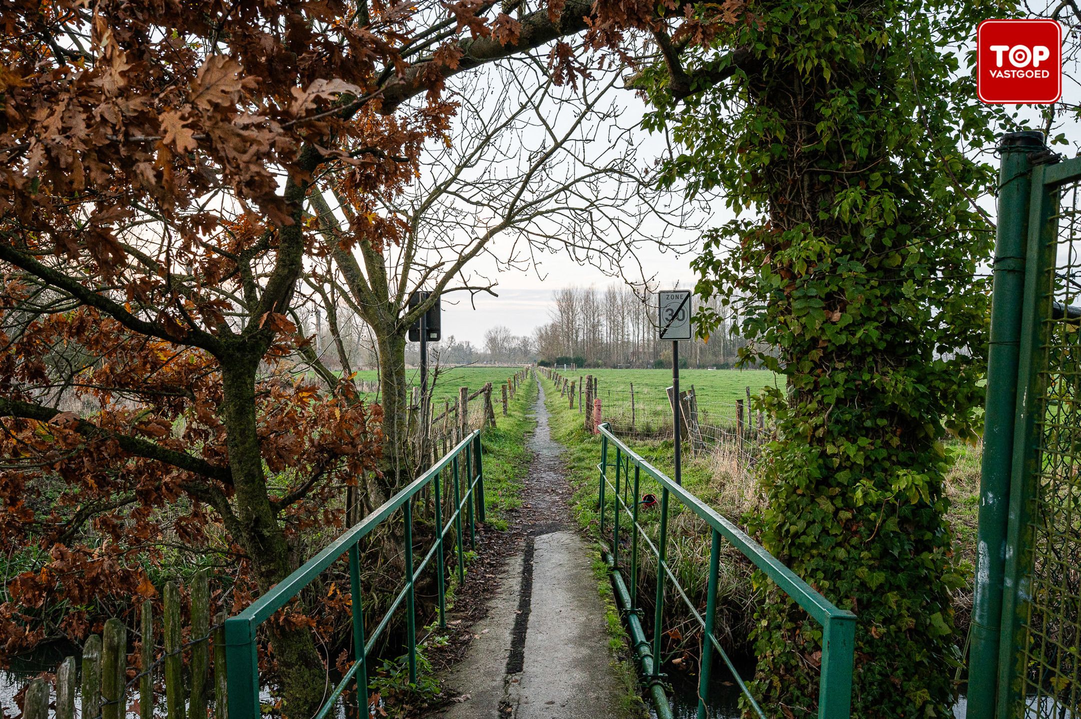 instapklare appartement met twee slaapkamers en terras foto 26