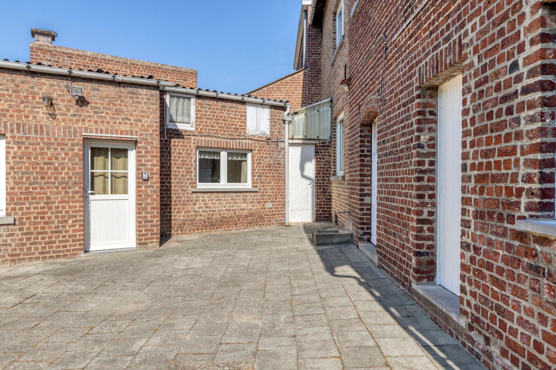 Ruime woning met 5 slaapkamers en grote tuin foto 20