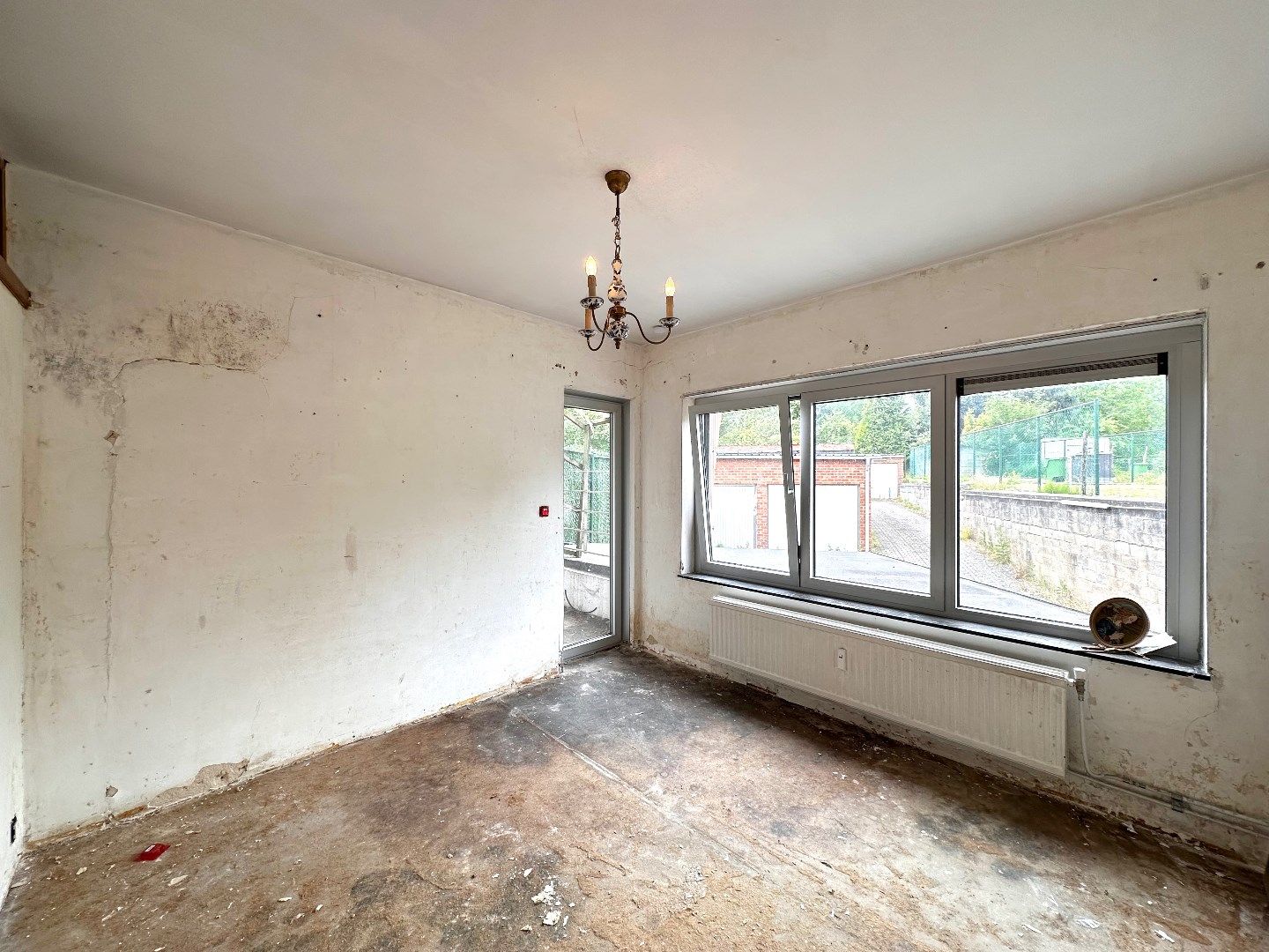 Te renoveren appartement met 2 slaapkamers en terras nabij het centrum van Tongeren foto 10