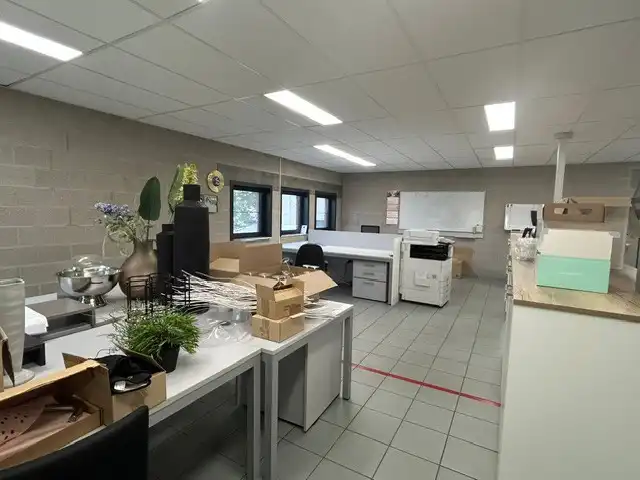 REPRESENTATIEF BEDRIJFSGEBOUW MET KANTOREN EN DUURZAME ENERGIE OP TOPLOCATIE TE HEUSEN - ZOLDER foto 30