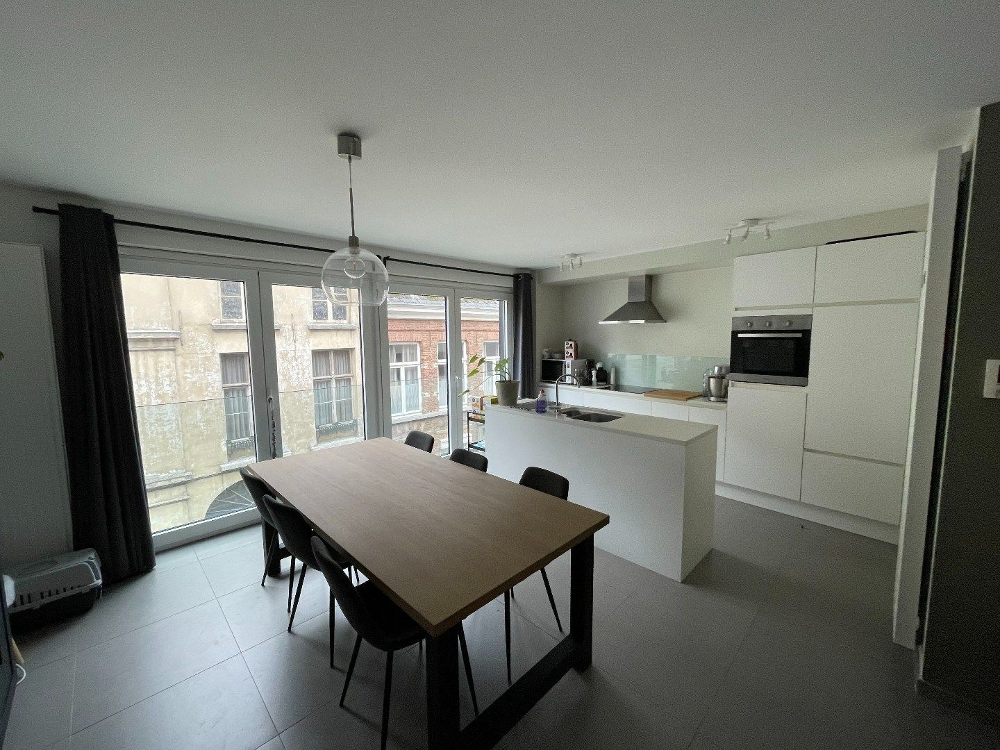 Lichtrijk appartement in hartje Gent met autostaanplaats foto 3