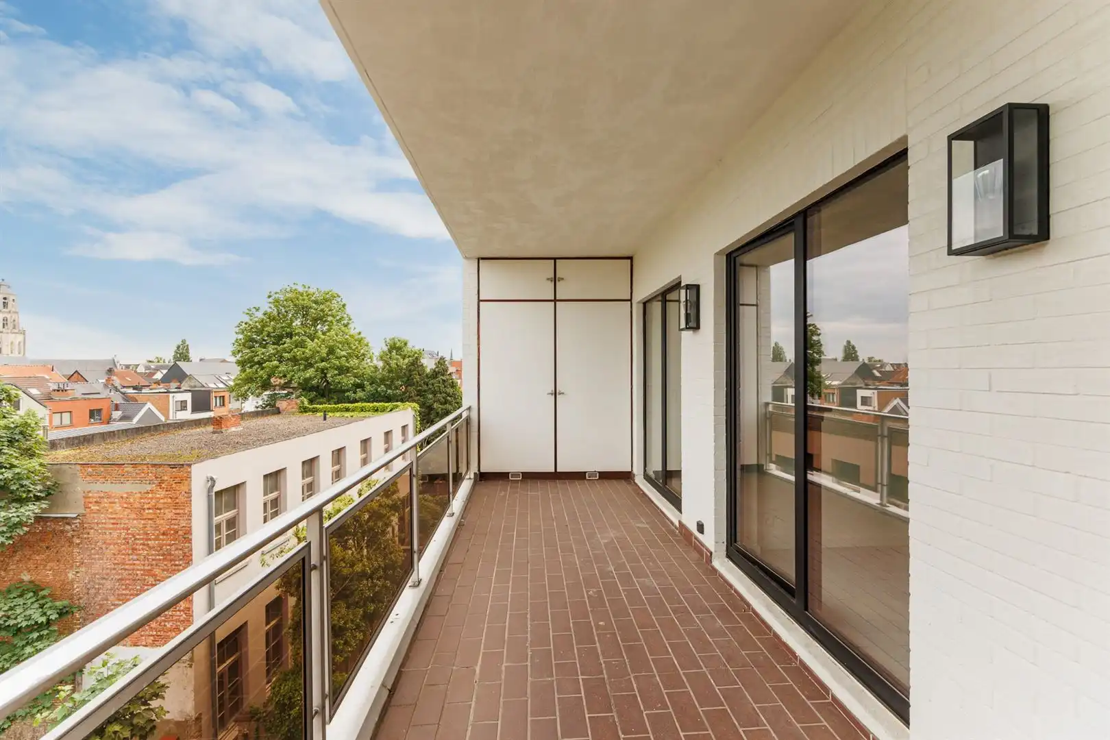 Gerenoveerd appartement met terras foto 16