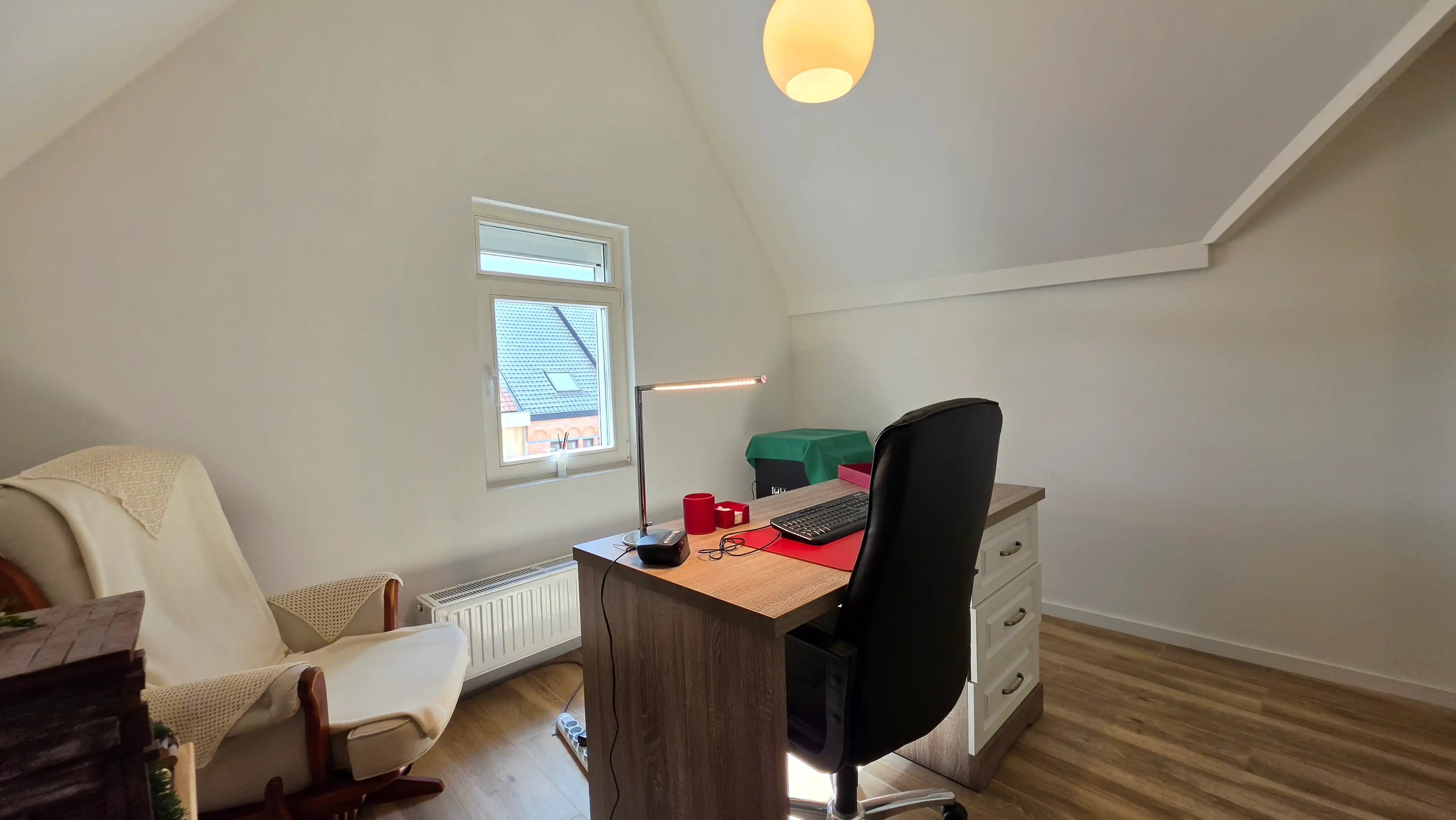 Luxueus twee slaapkamer app, terras, bureel, unieke ligging foto 12