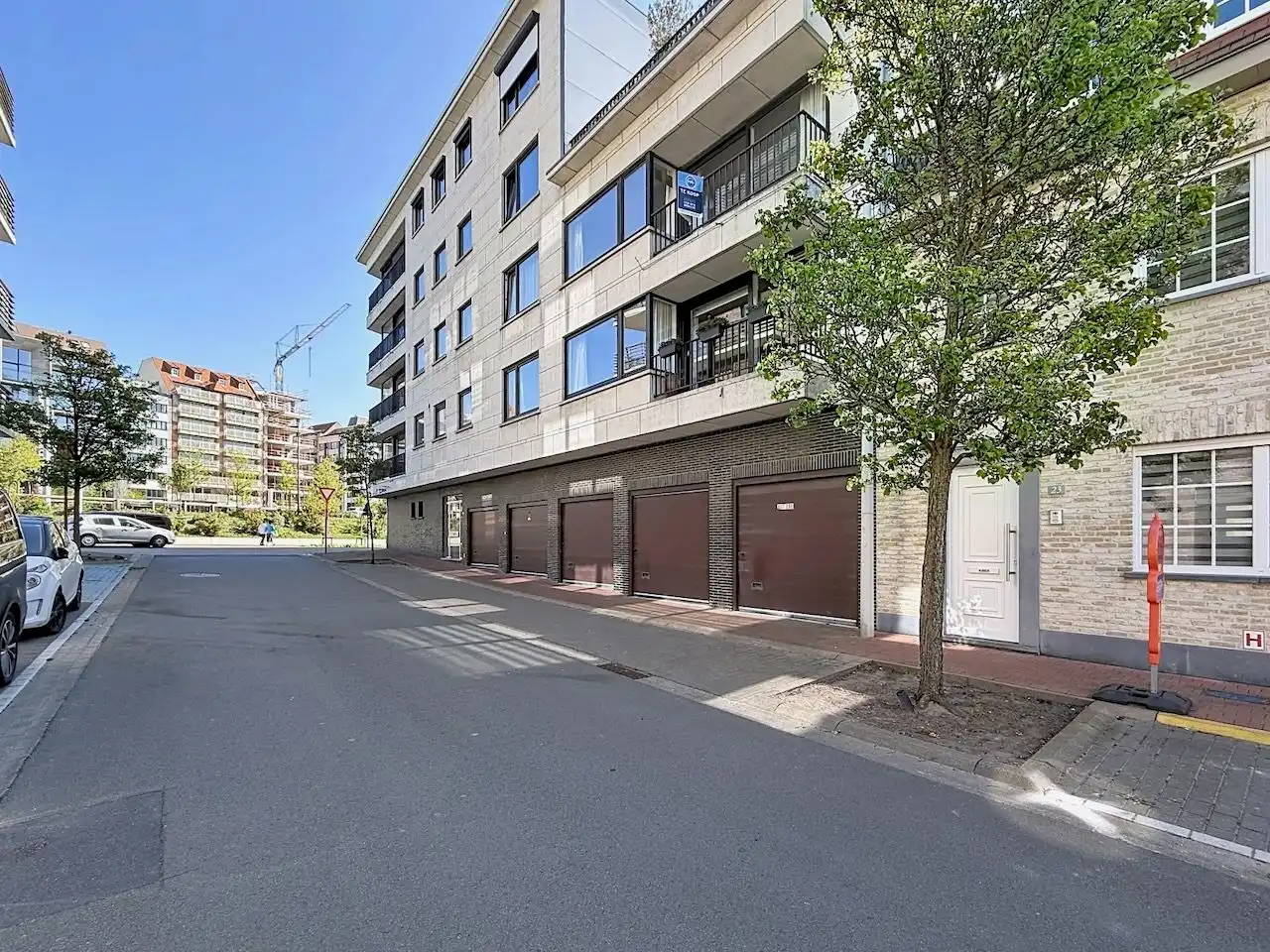 Bijzonder ruim en lichtrijk appartement op een boogscheut van de Zeedijk & Graaf d'Ursellaan foto 3