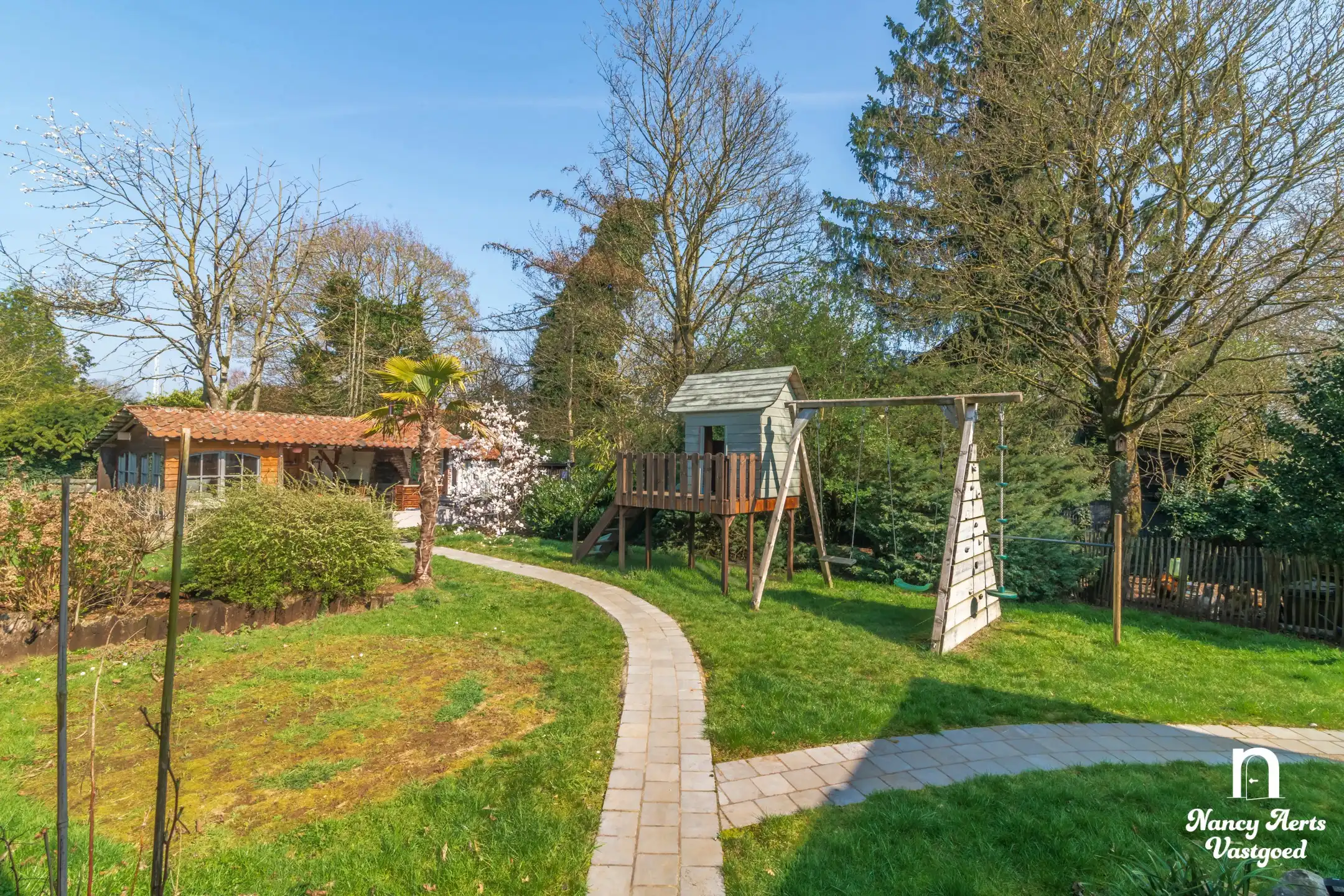 Ruime woning met karakter en talloze mogelijkheden foto 8