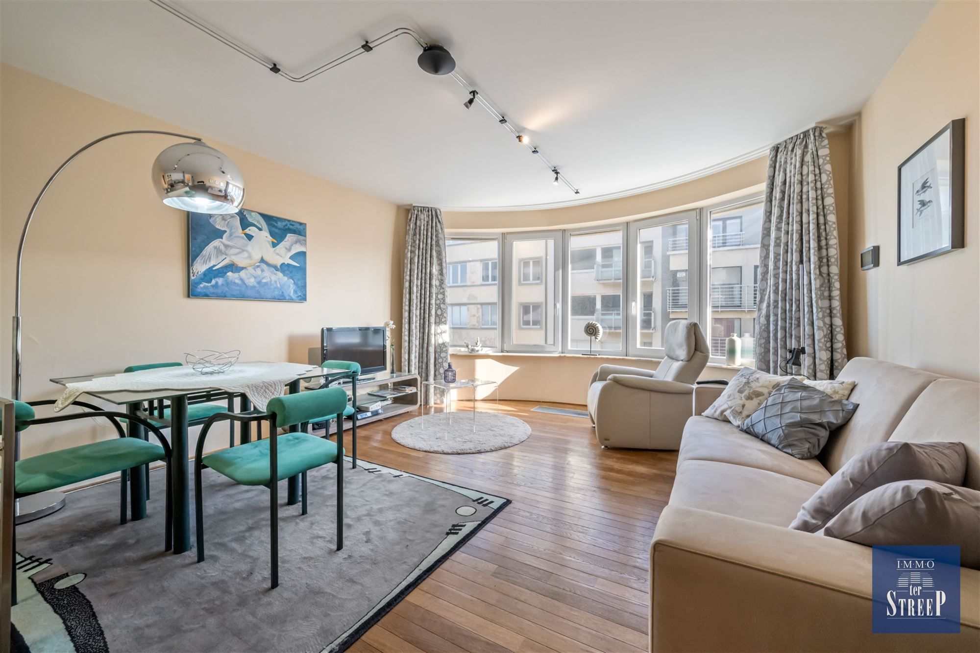 Studio met prachtig zijdelings zeezicht foto 3