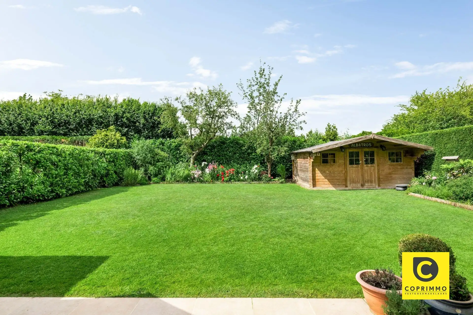 Gelijkvloers app.: 2 slk, garage en tuin  foto 8