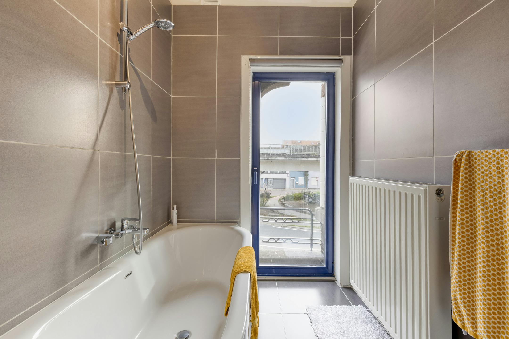 Zeer ruime centraal gelegen gezinswoning in Sint-Niklaas foto 15