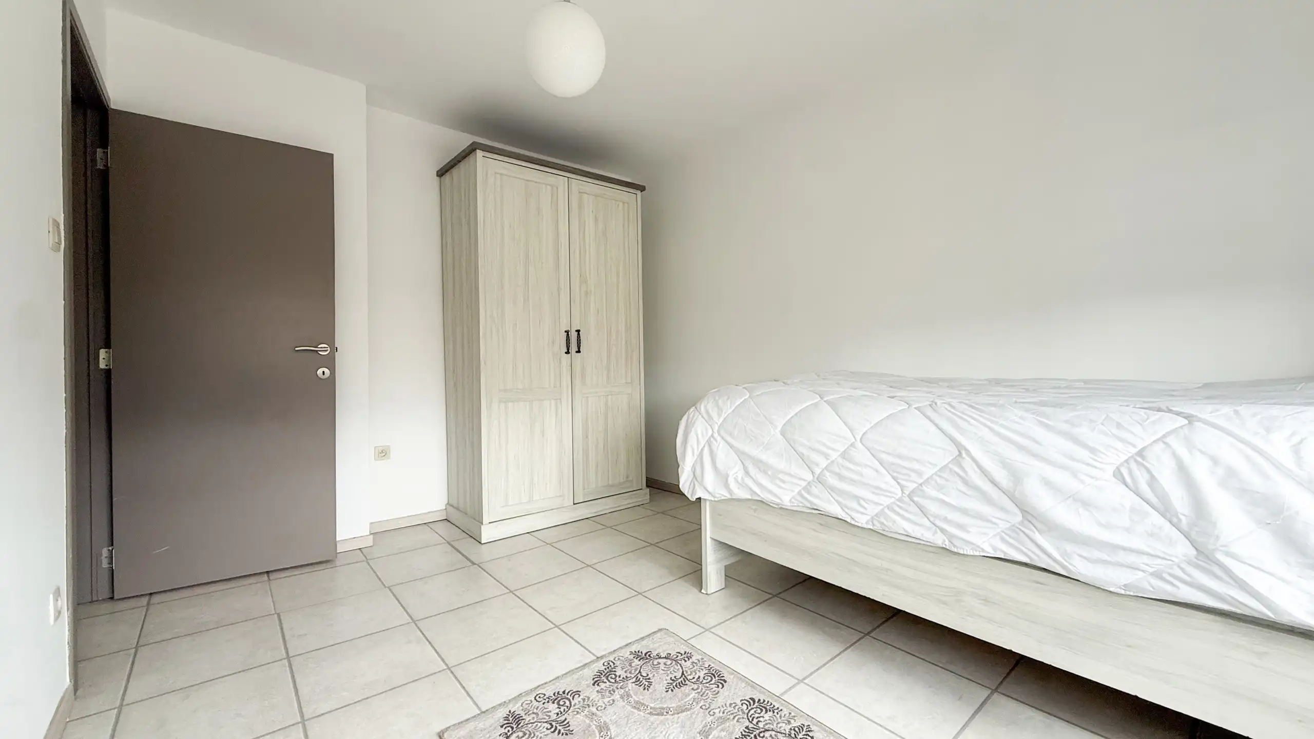 Halfopen woning met tuin en dubbele garage in H-Z! foto 34
