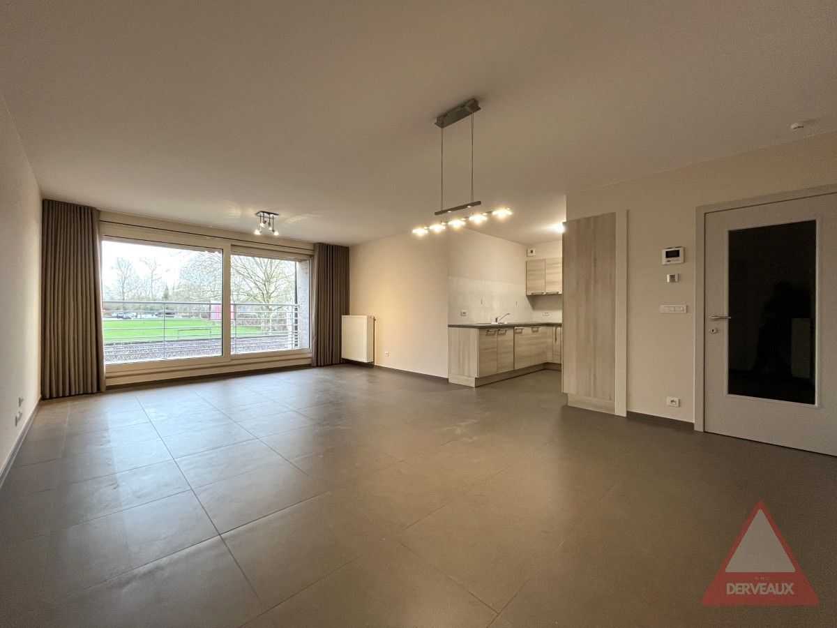 Zonnebeke – Appartement met 2 slaapkamers, garage en zicht op het kasteelpark foto 3