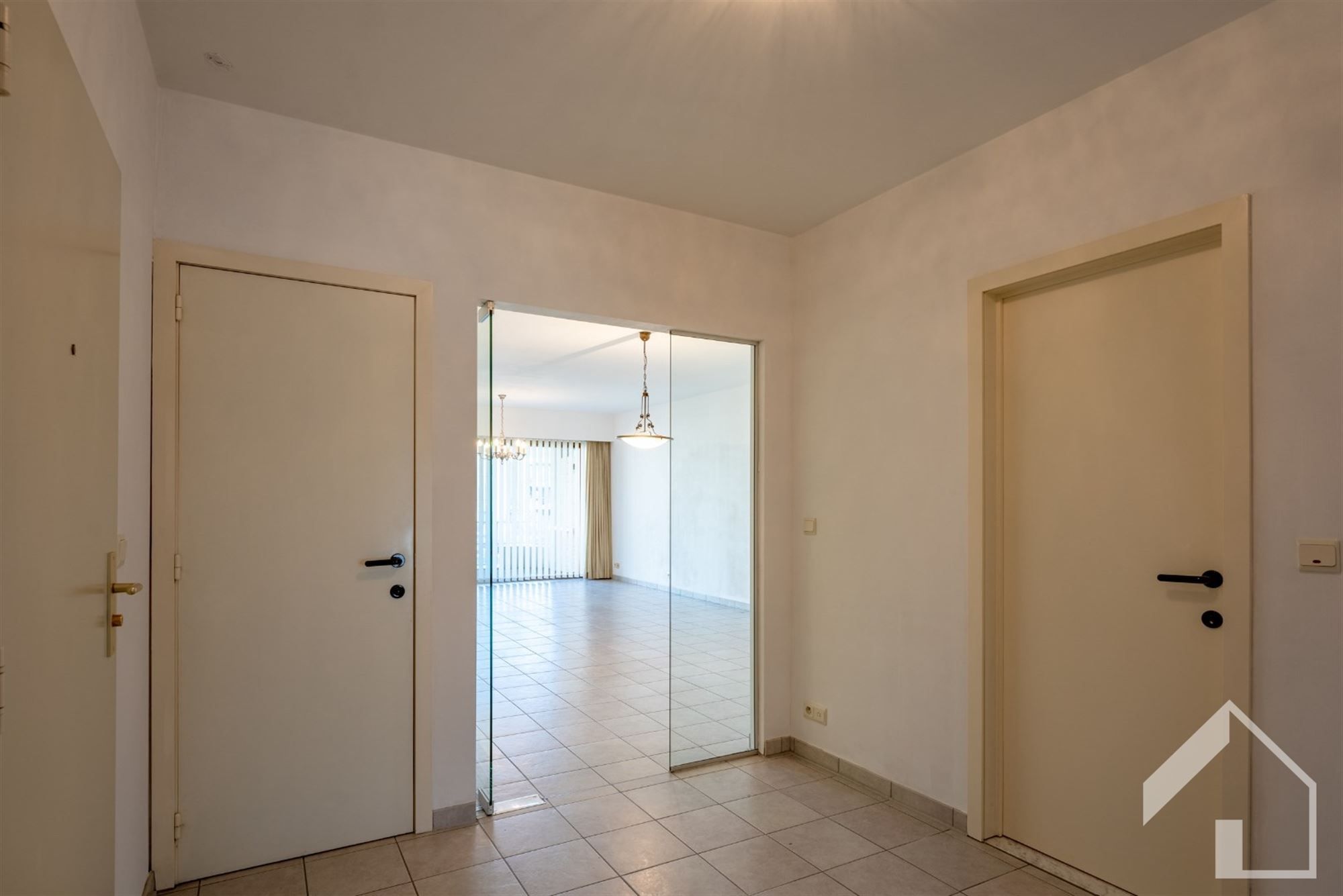 Rustig en ruim 2 slaapkamer appartement , lift en terras foto 5